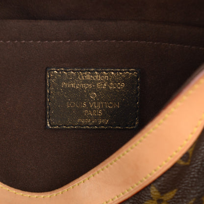 Louis Vuitton Monogram Kalahari GM 5 of 7