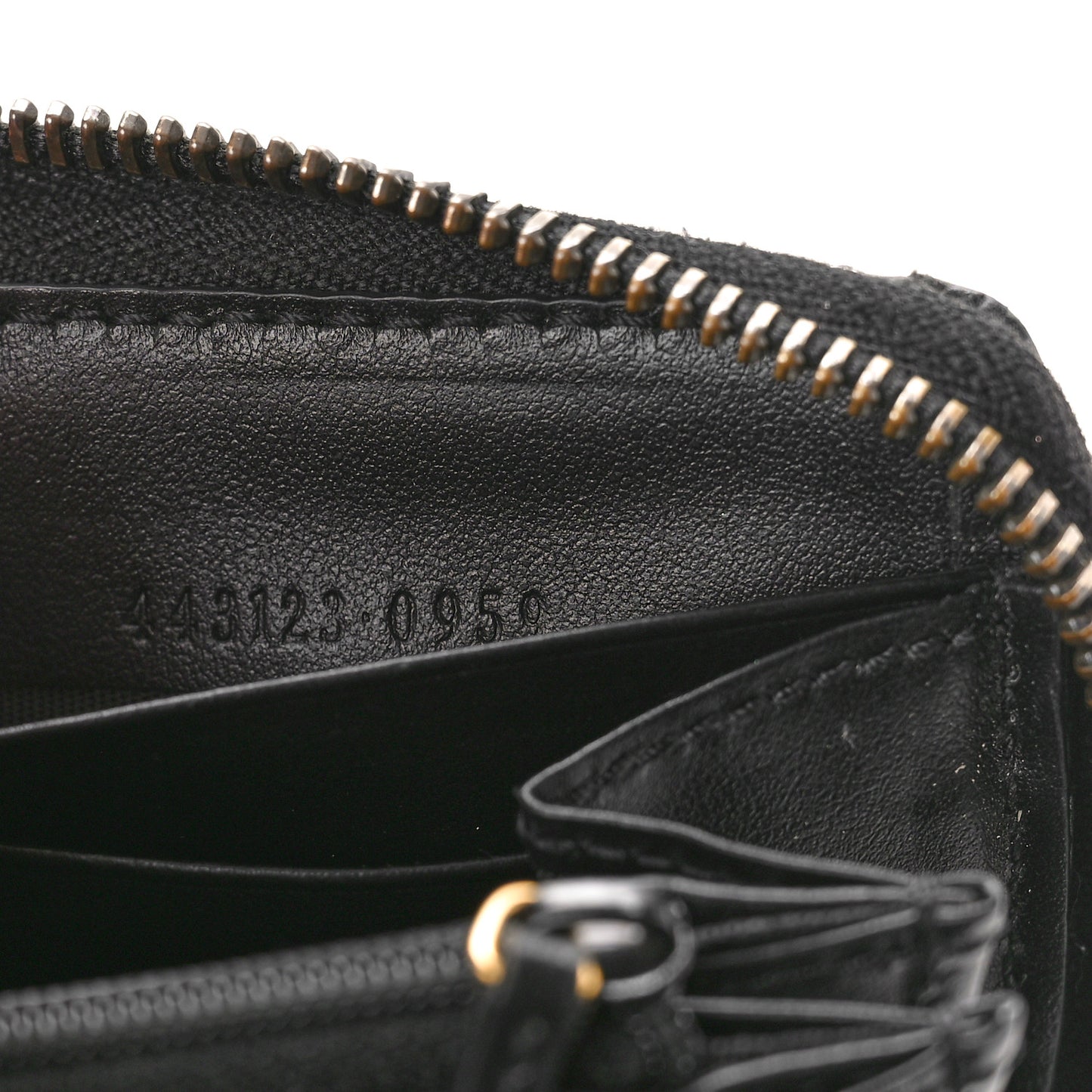 Calfskin Matelasse GG Marmont Zip Around Wallet Black