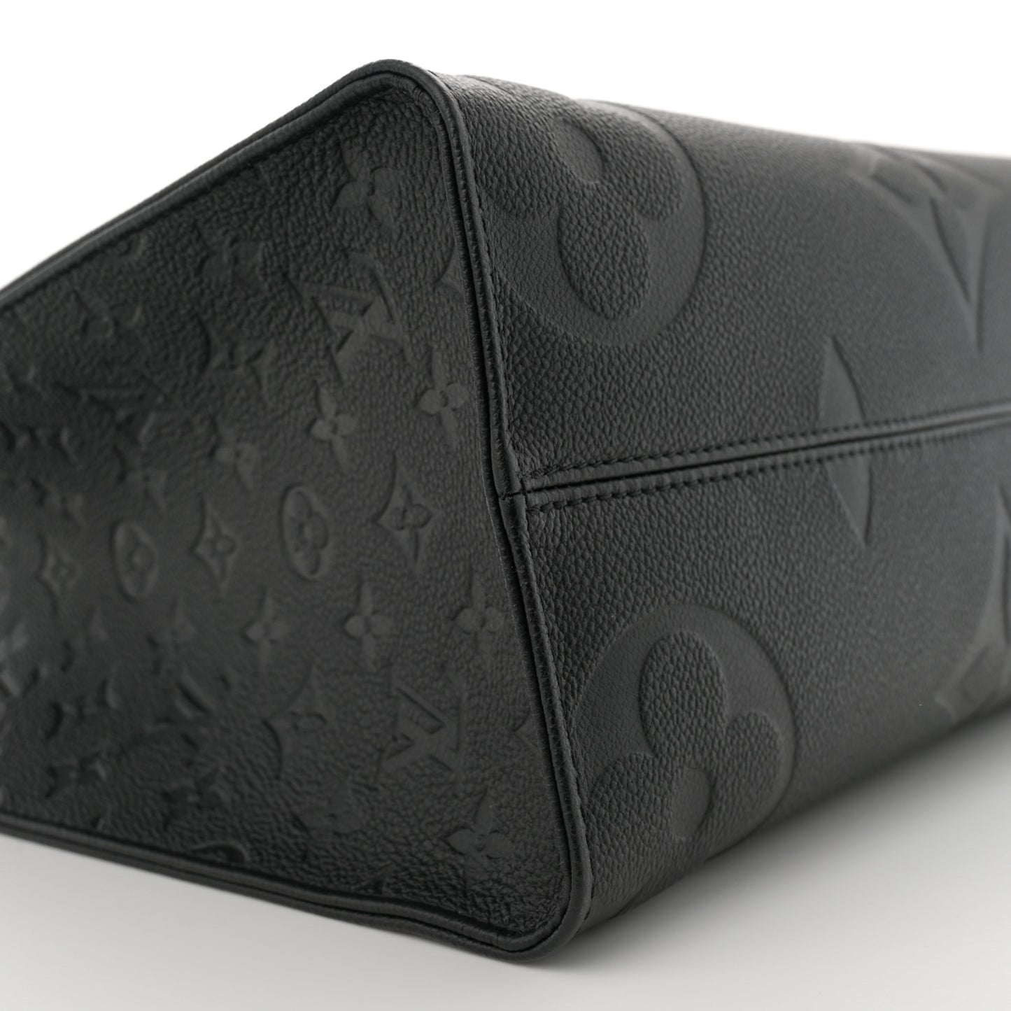 Empreinte Monogram Giant Onthego MM Black