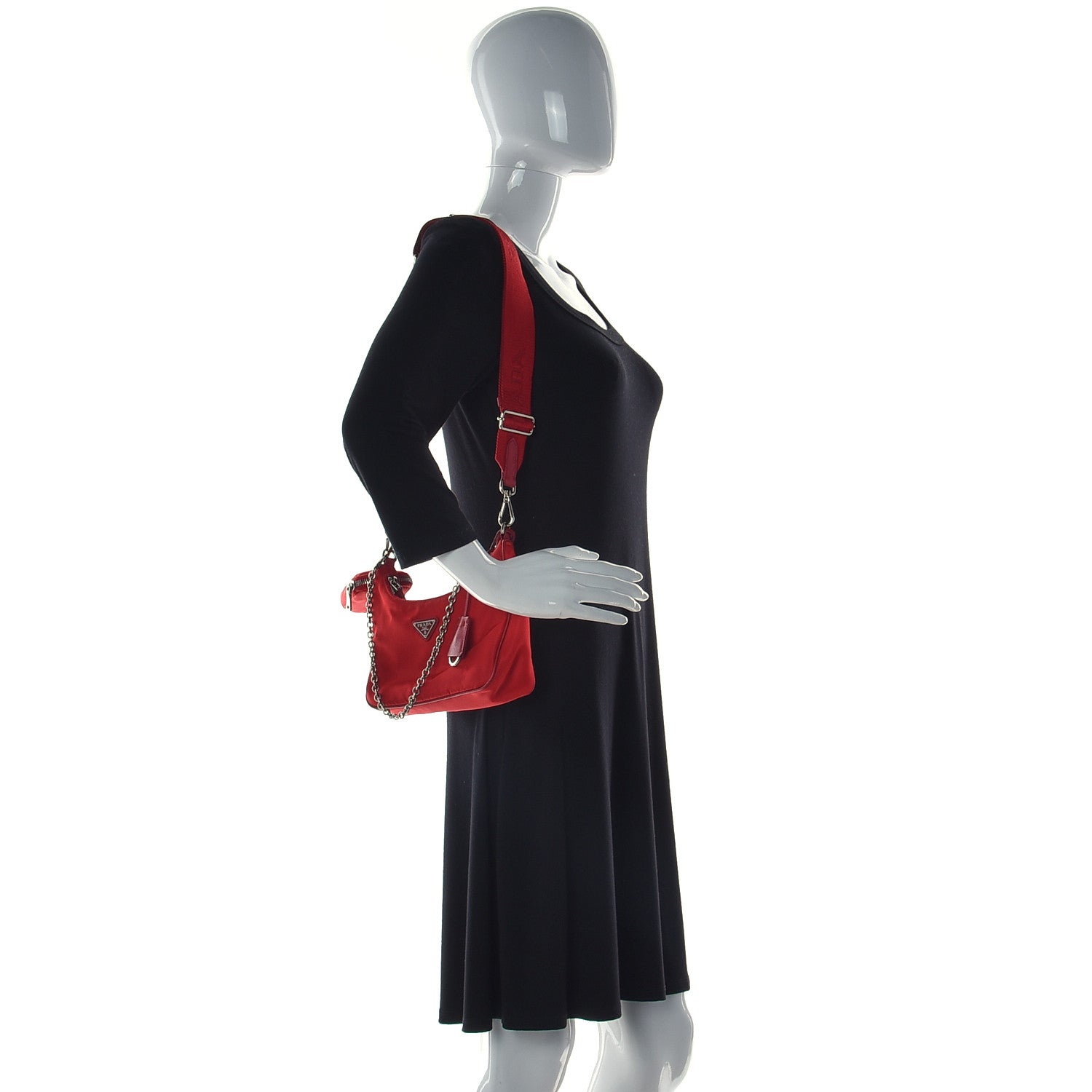 Prada Nylon Re-Edition 2005 Shoulder Bag Rosso 2 of 11