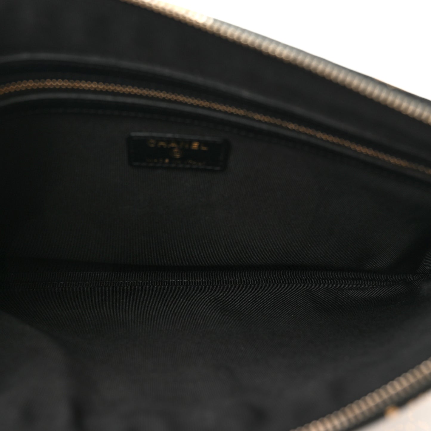 Calfskin Crocodile Embossed Graffiti 2.55 Medium Cocodile Reissue Cosmetic Case Black Gold
