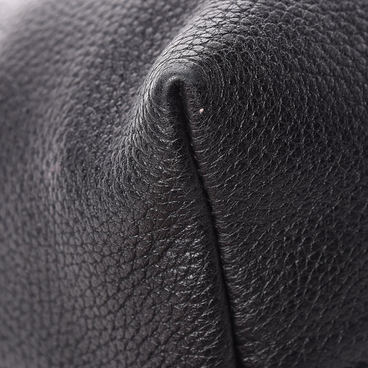 London Grainy Calfskin Medium Cale Hobo Black