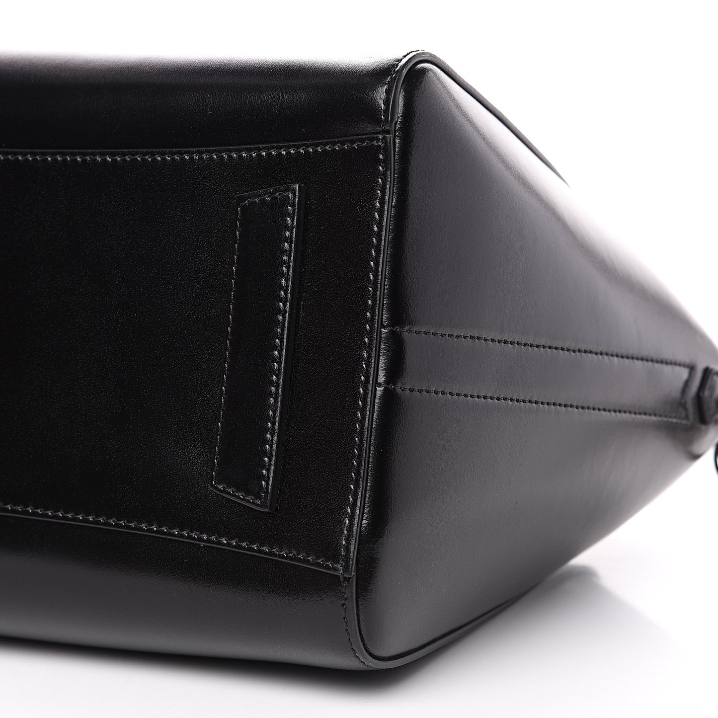 Shiny Lord Calfskin Medium Antigona Black