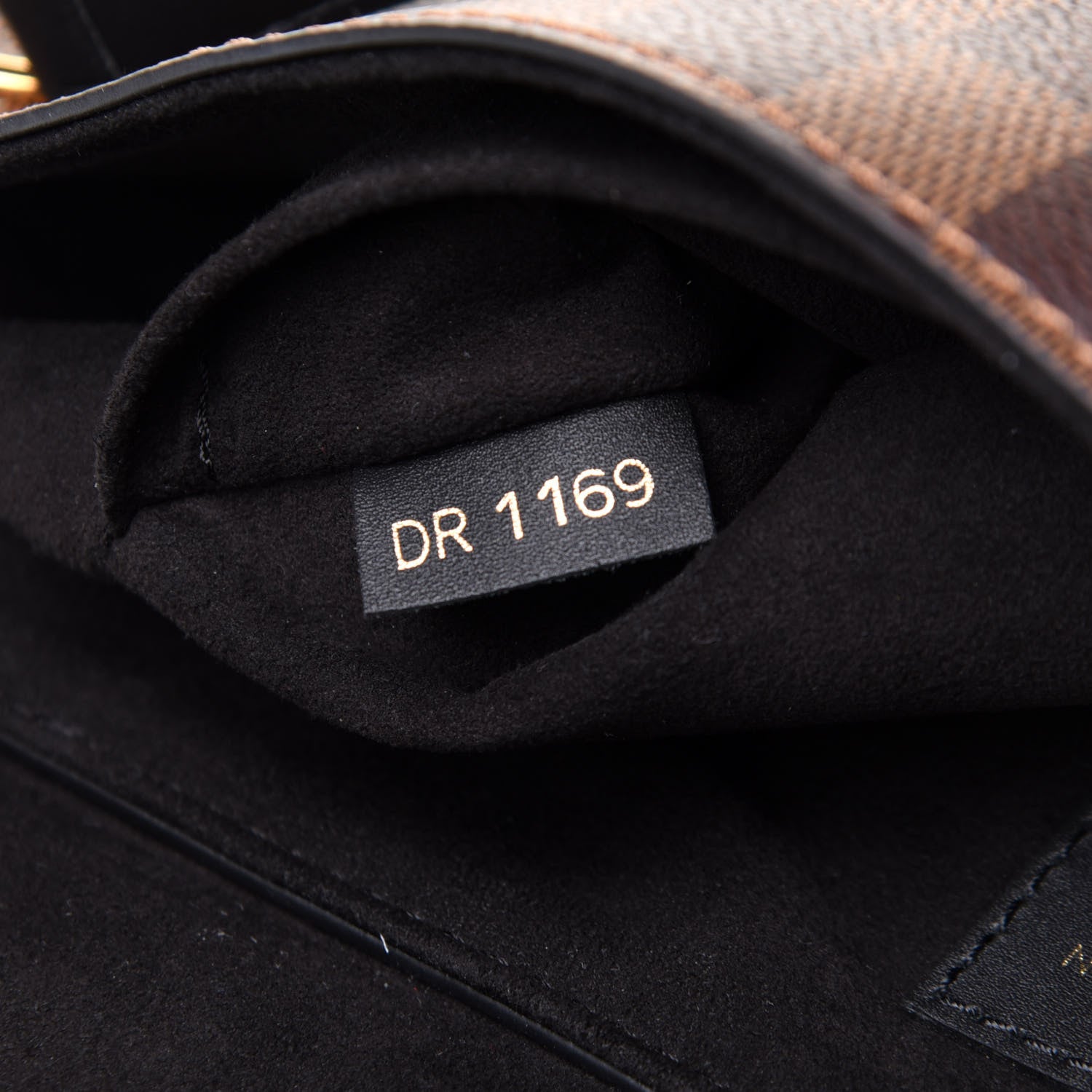 Louis Vuitton Damier Ebene Beaubourg MM 7 of 11