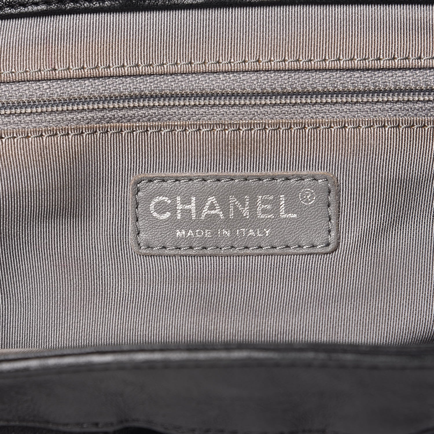 Chanel Washed Lambskin Quilted Medium Chain Around Messenger Black 6 of 15