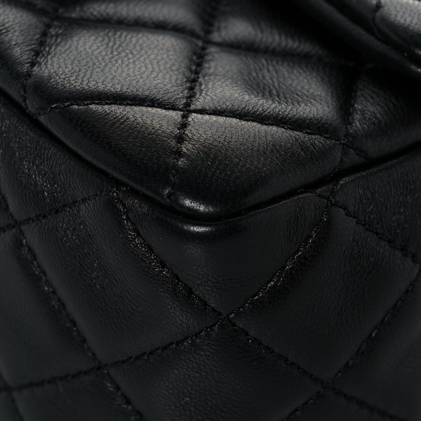 Lambskin Quilted Mini Pearl Crush Flap Black