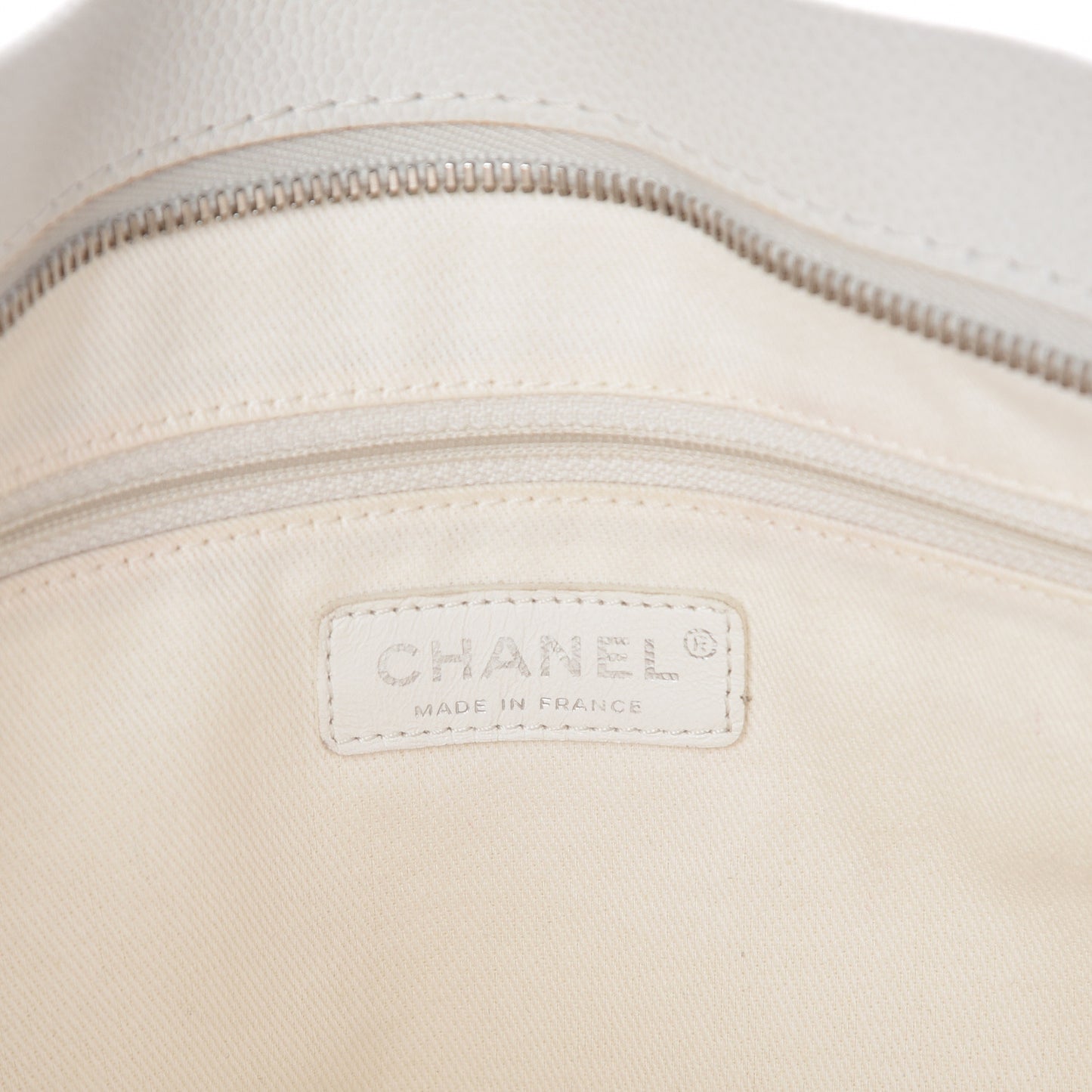 Caviar Large CC Tuck Tote Ivory