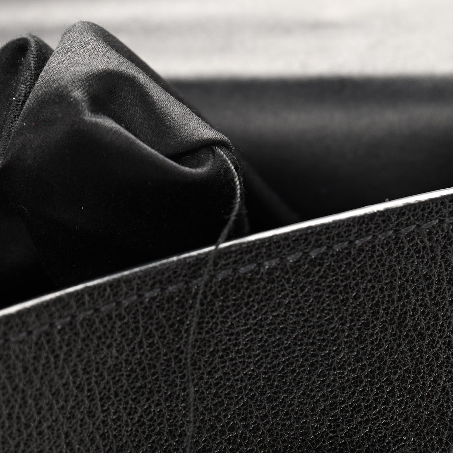 Goatskin Medium Madras Click Top Handle Black