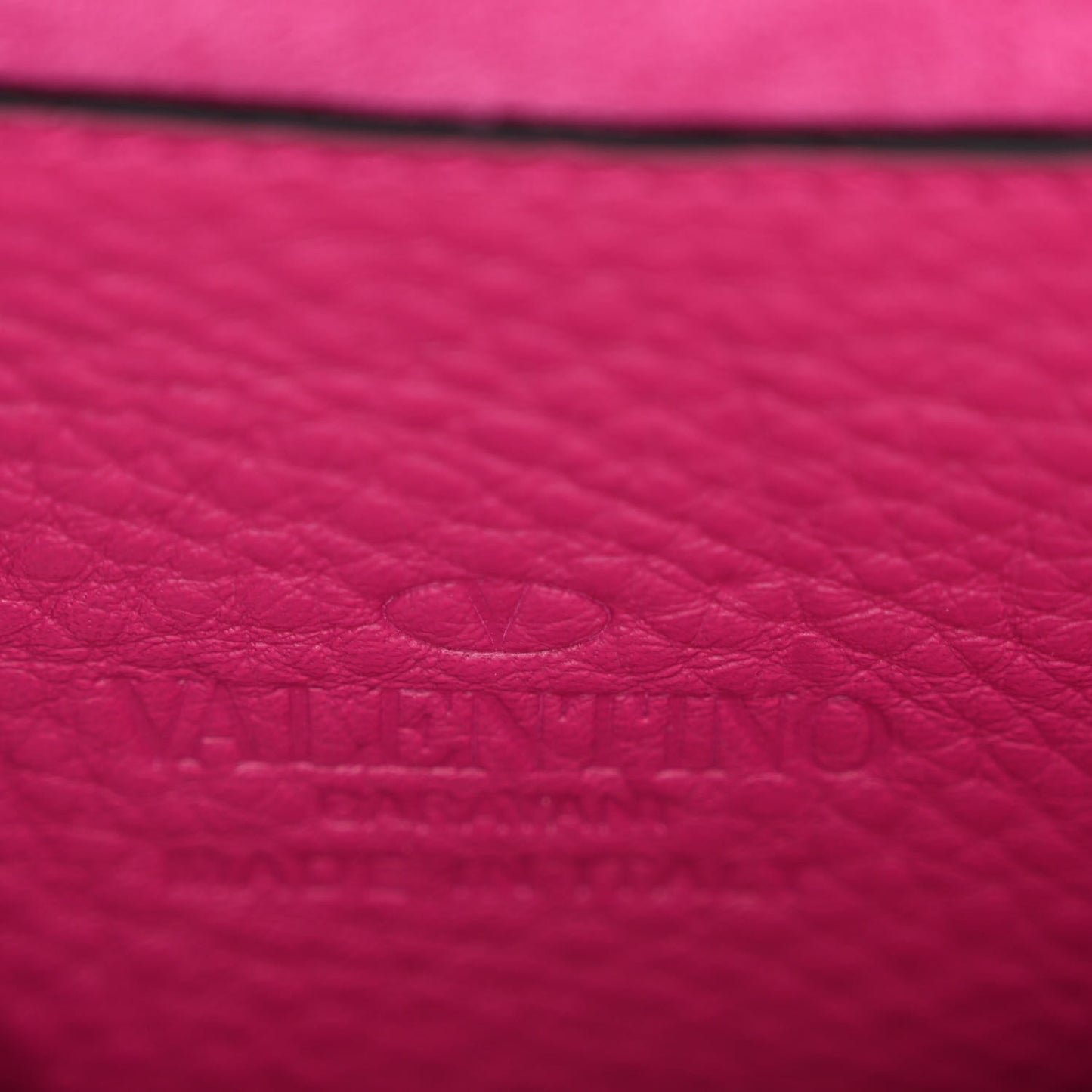 Pebbled Calfskin Medium Rockstud Flip Lock Crossbody Bag Rose Violet