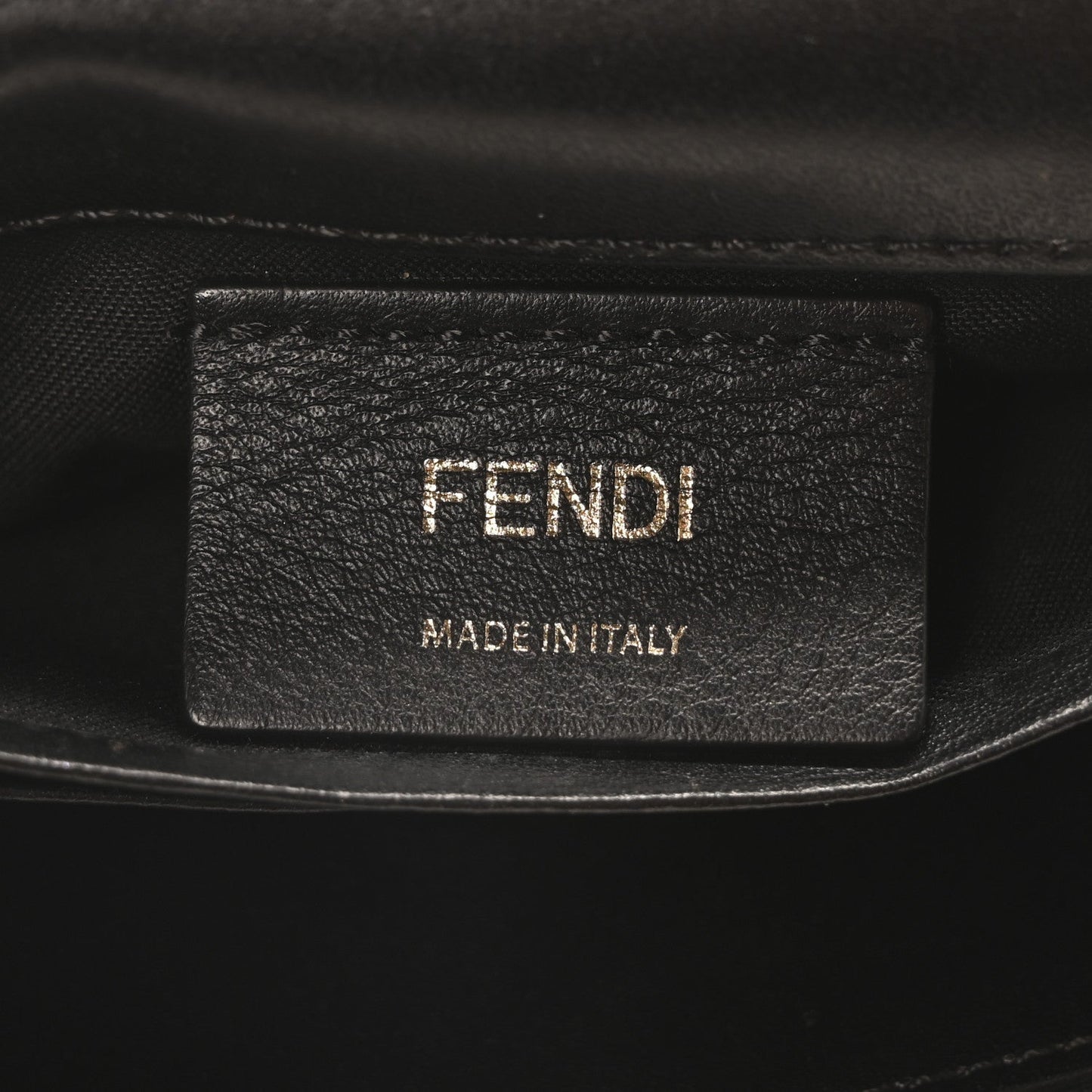 Vitello Liberty Lucido F is Fendi Wallet on Chain Black