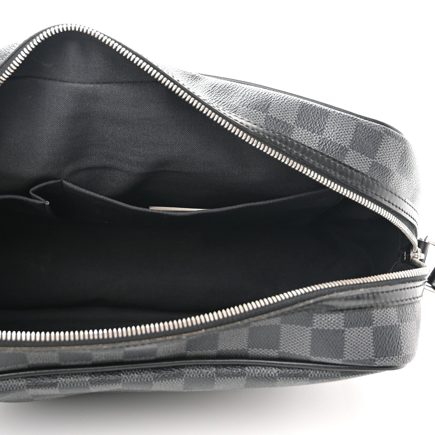 Louis Vuitton Damier Graphite Ieoh Messenger Bag 4 of 9