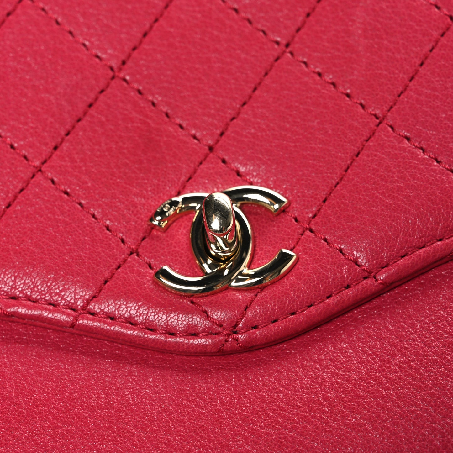 Goatskin Quilted Coco Curve Flap Messenger Flap Dark Pink