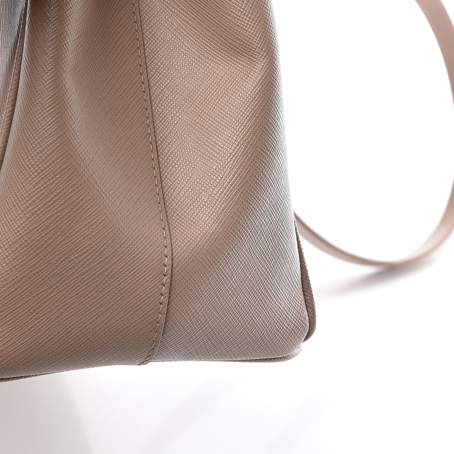 Saffiano Medium Galleria Double Zip Tote Cammeo
