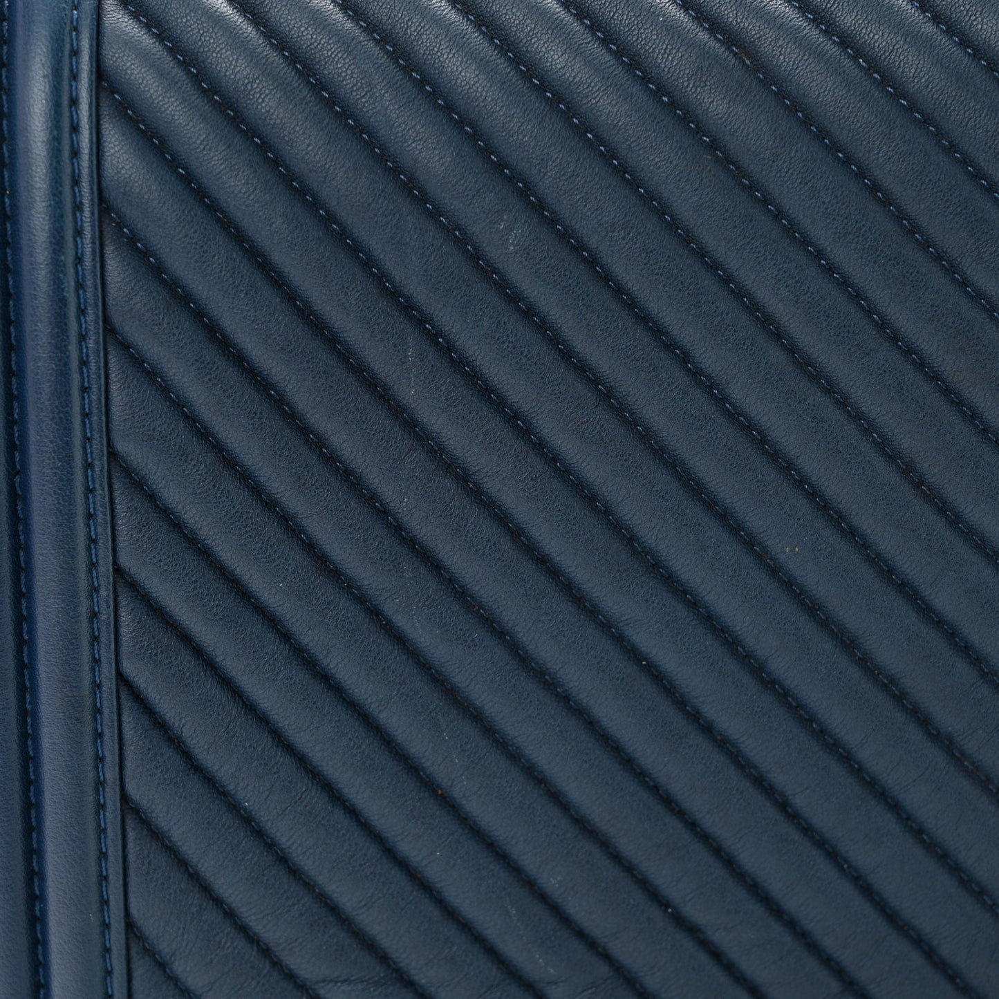Wrinkled Lambskin Chevron Quilted New Medium Boy Flap Navy Blue