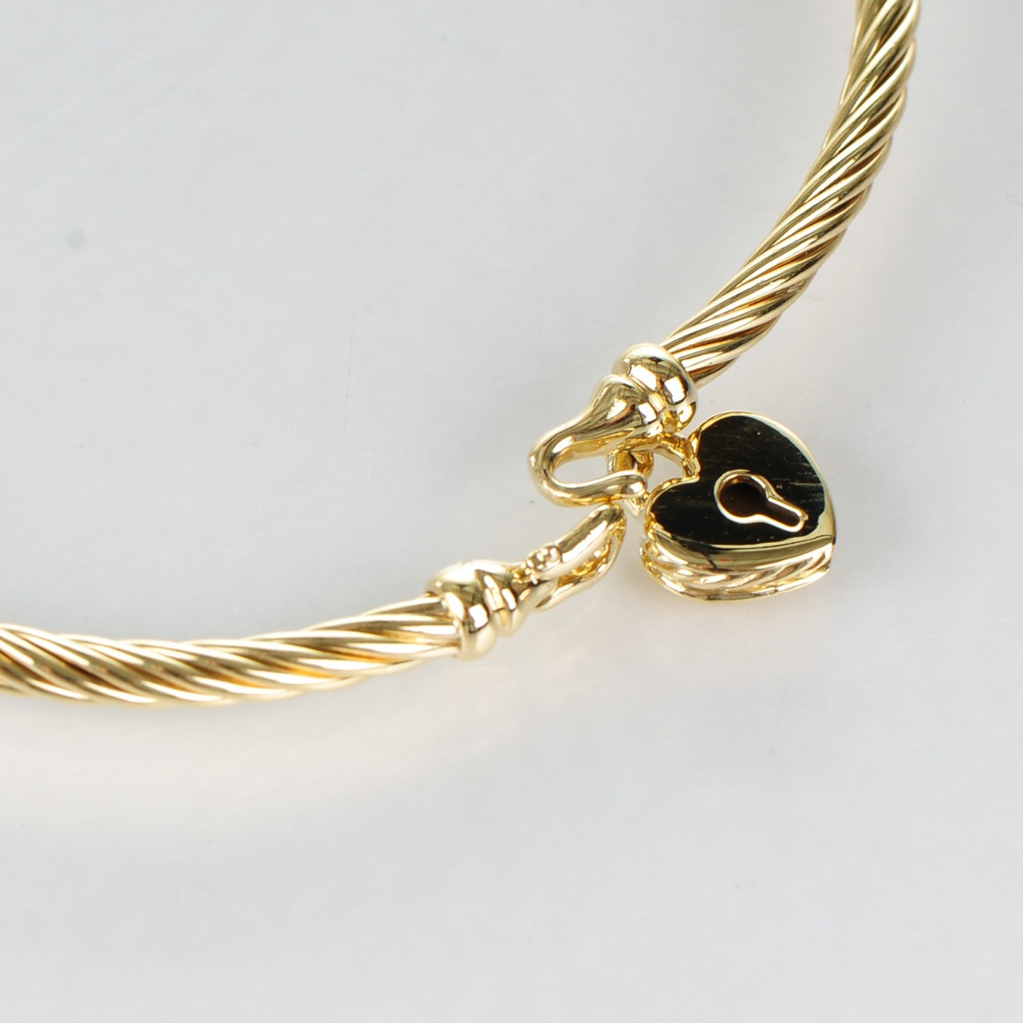 18K Yellow Gold 3mm Cable Collectibles Heart Lock Bracelet