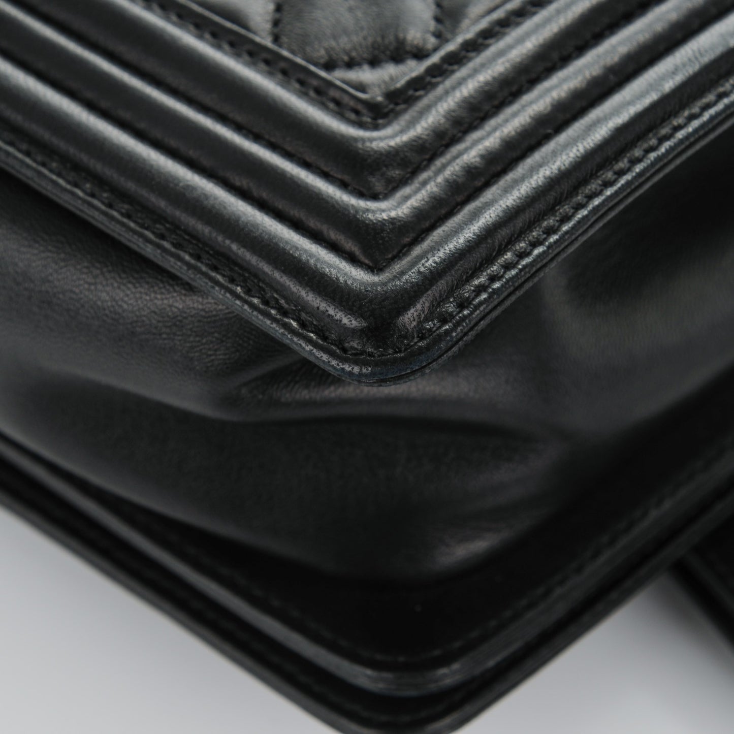 Lambskin Quilted Medium Boy Flap Black