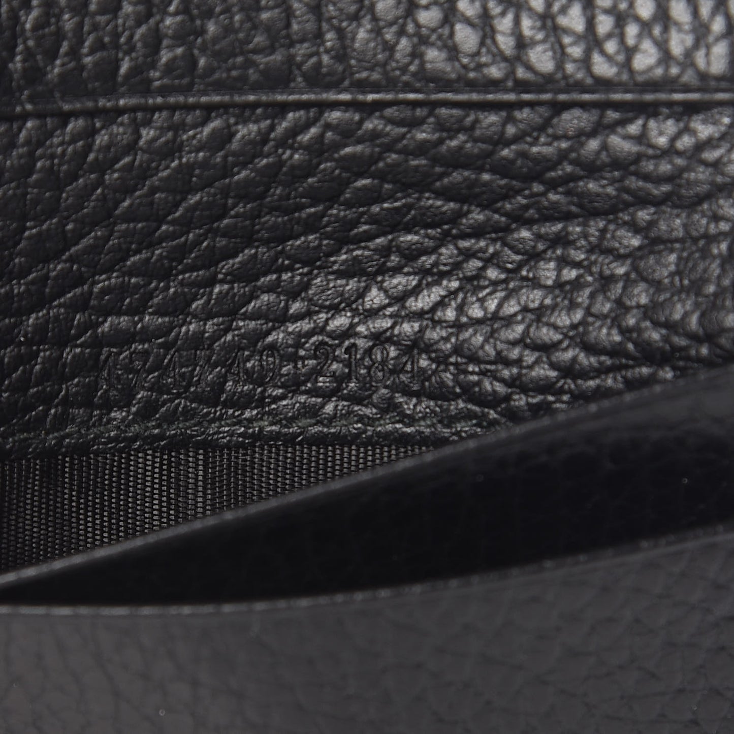 Pebbled Calfskin GG Marmont Card Case Black