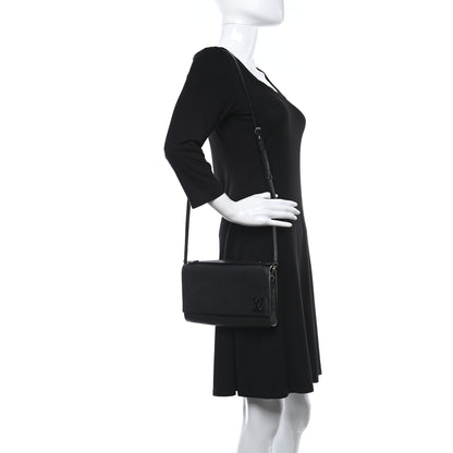 Louis Vuitton Epi Clery Black 2 of 10