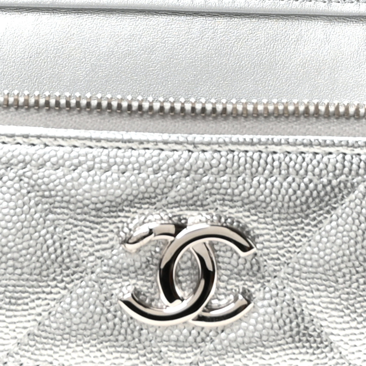 Metallic Caviar Quilted Trendy Handle Mini Vanity Silvery