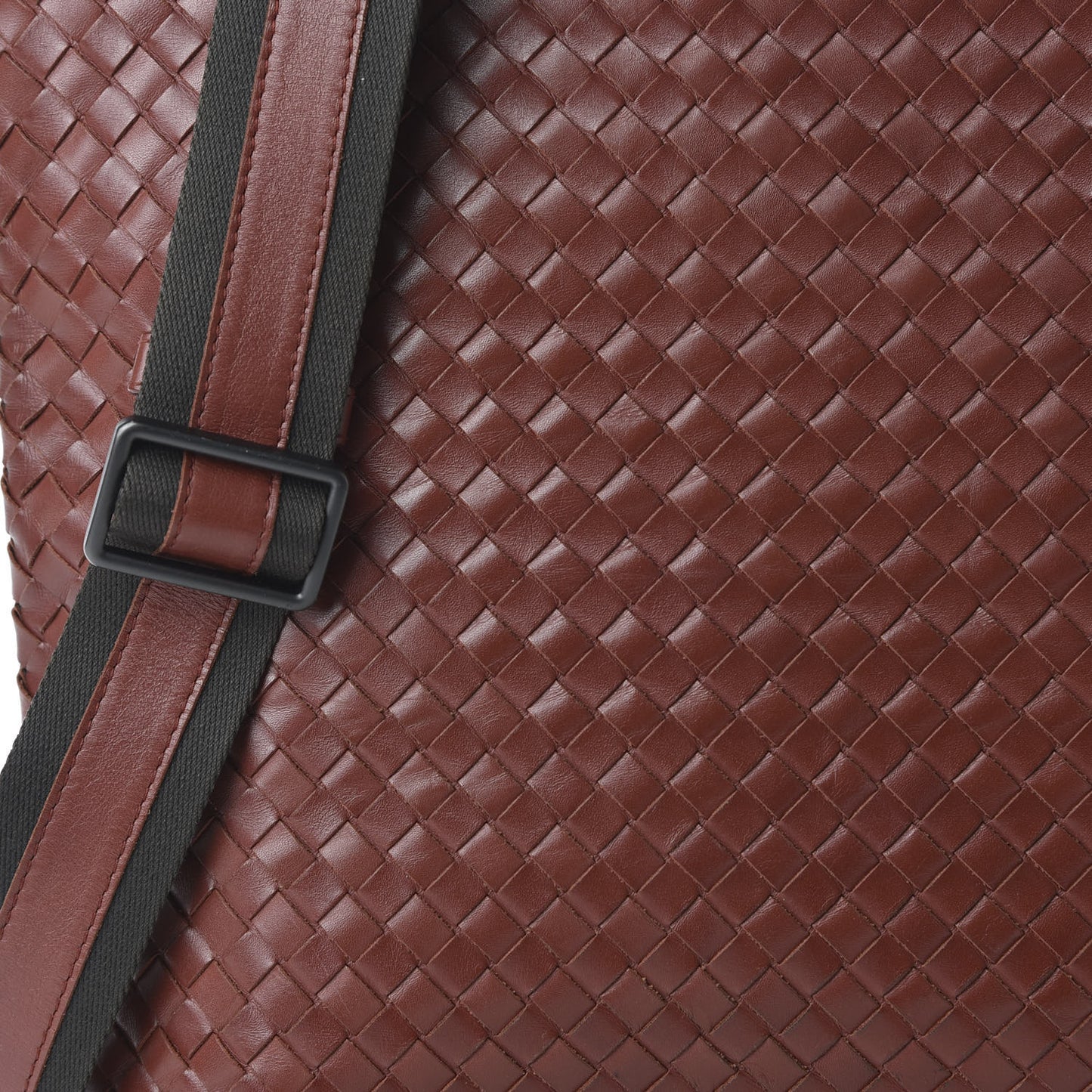 Nappa Intrecciato VN Crossbody Messenger Bag Brique