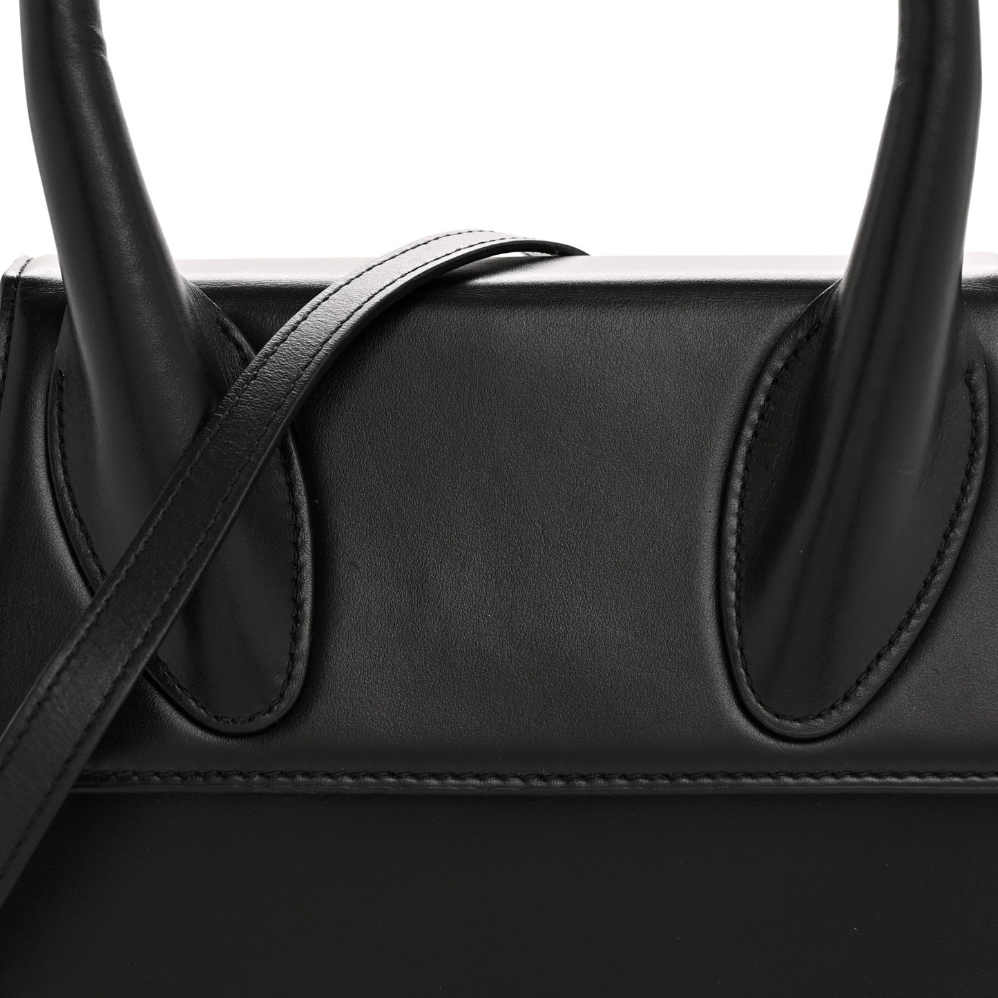 Smooth Calfskin Le Grand Chiquito Black