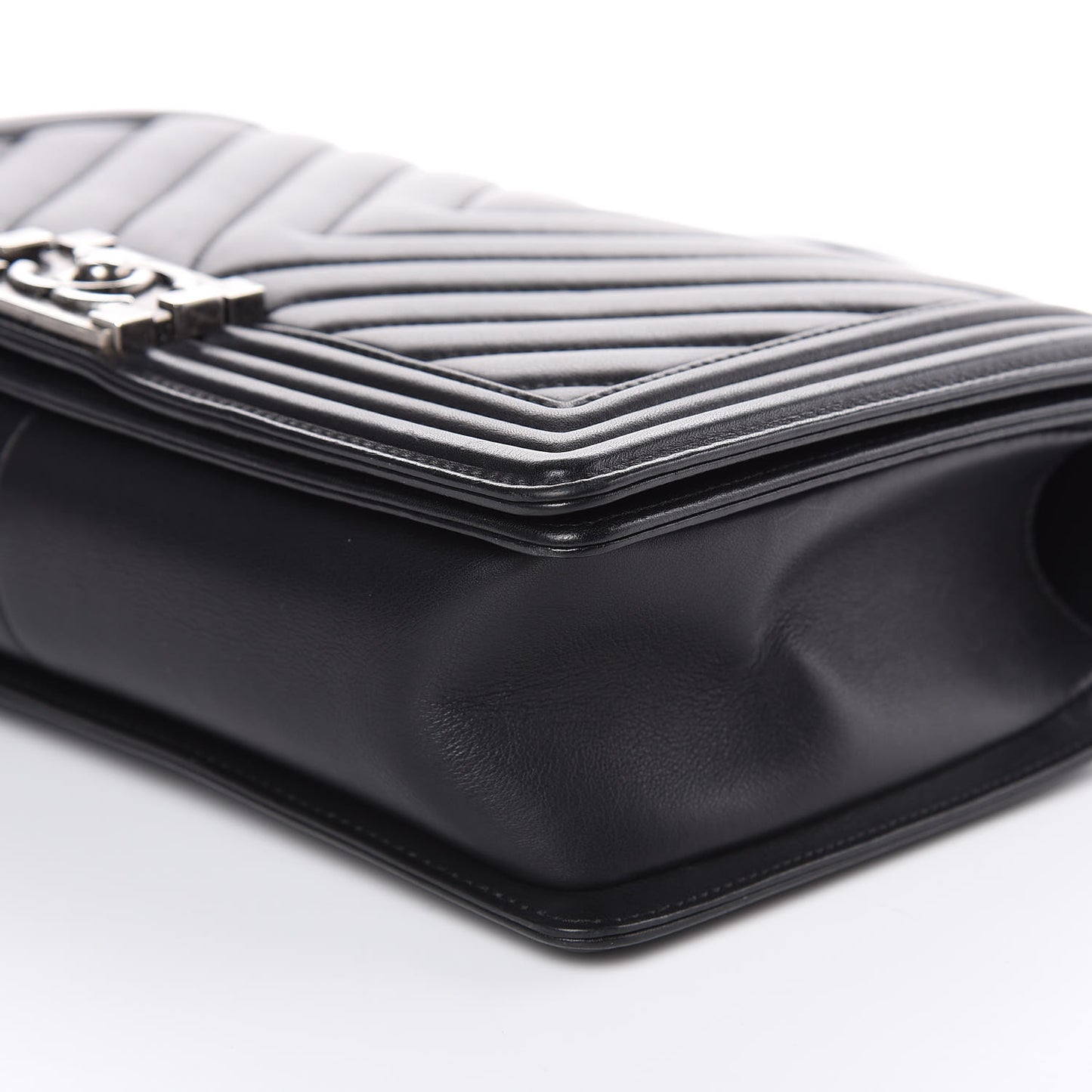 Lambskin Chevron Quilted New Medium Boy Flap Black