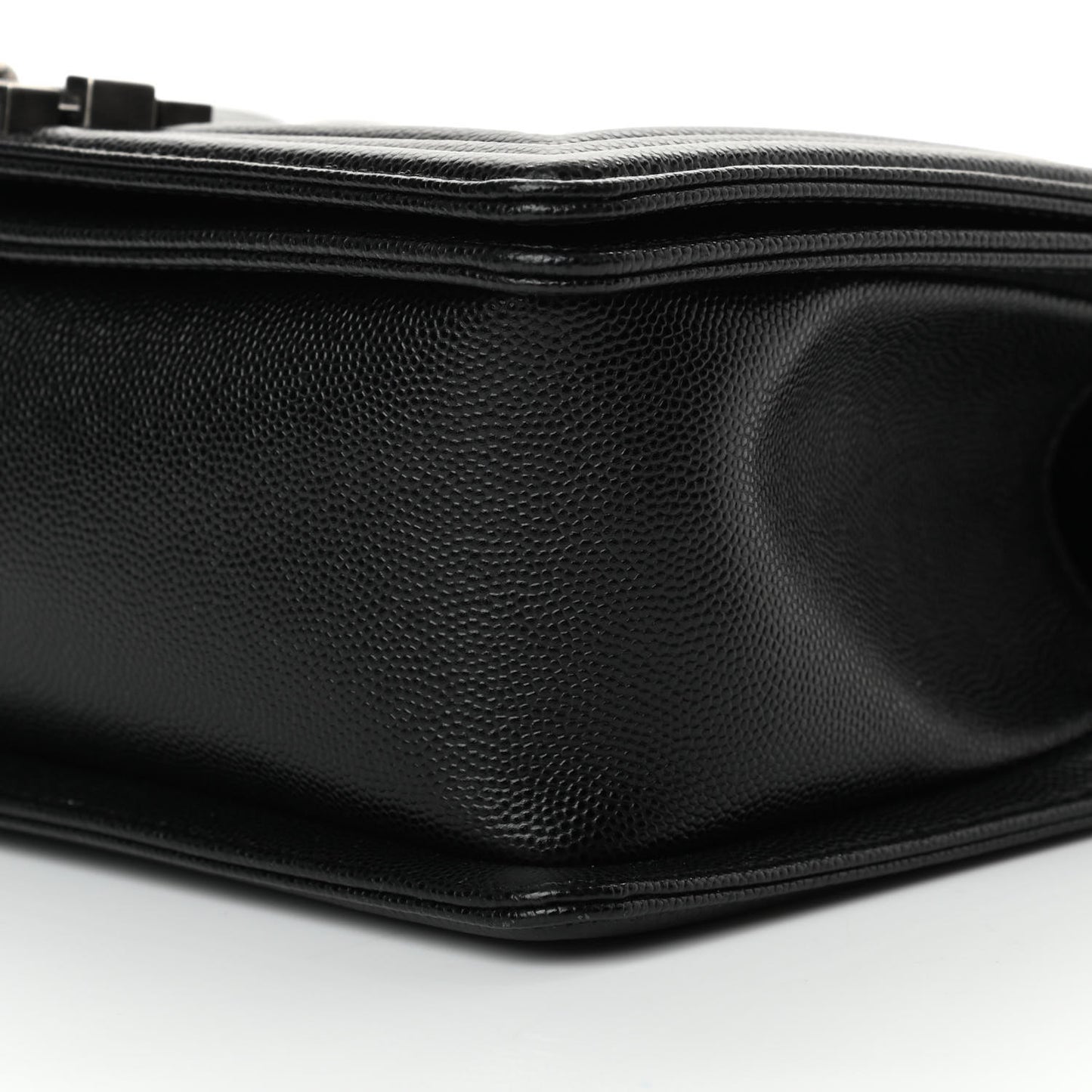 Caviar Quilted Medium Boy Flap Black