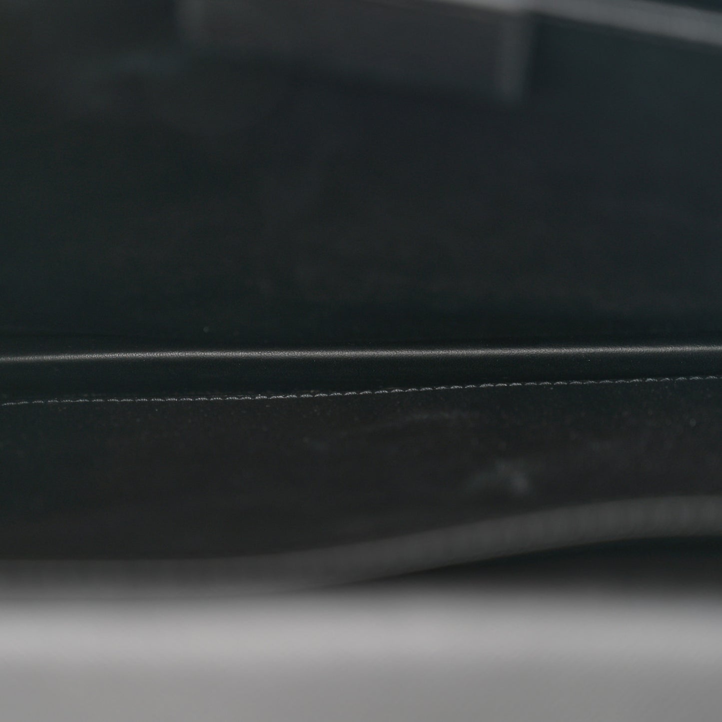 Taiga Neo Robusto 2 Compartment Briefcase Black