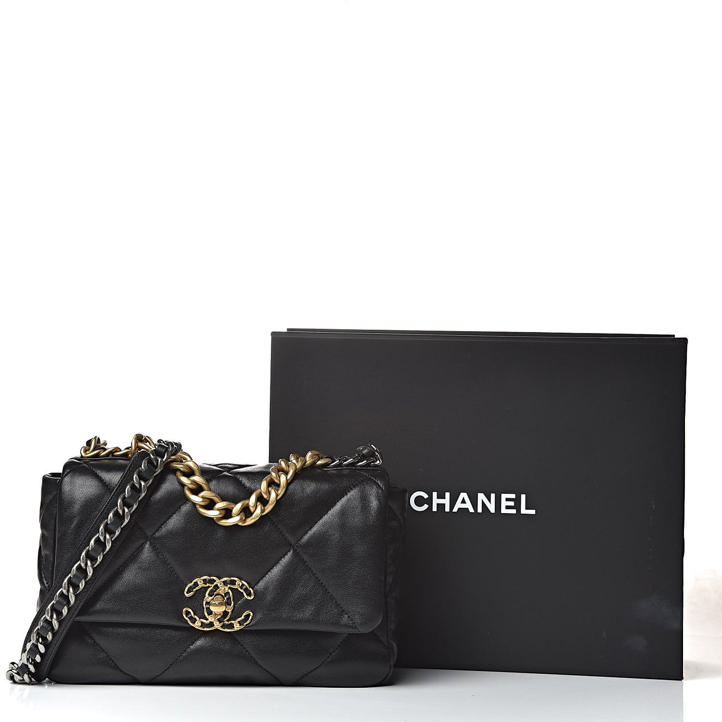 Lambskin Quilted Medium 19 Flap Black