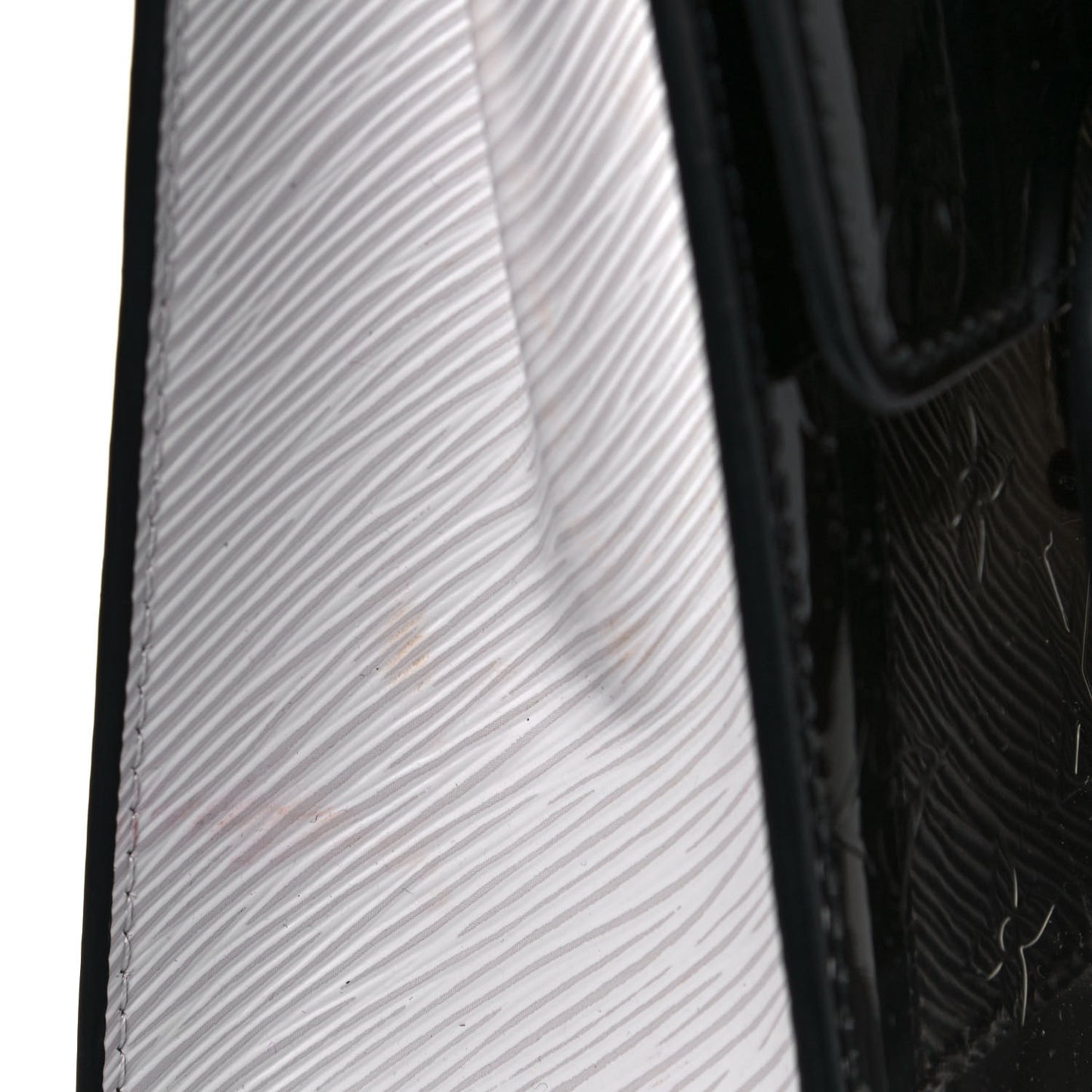 Vernis Epi Monogram Spring Street Black
