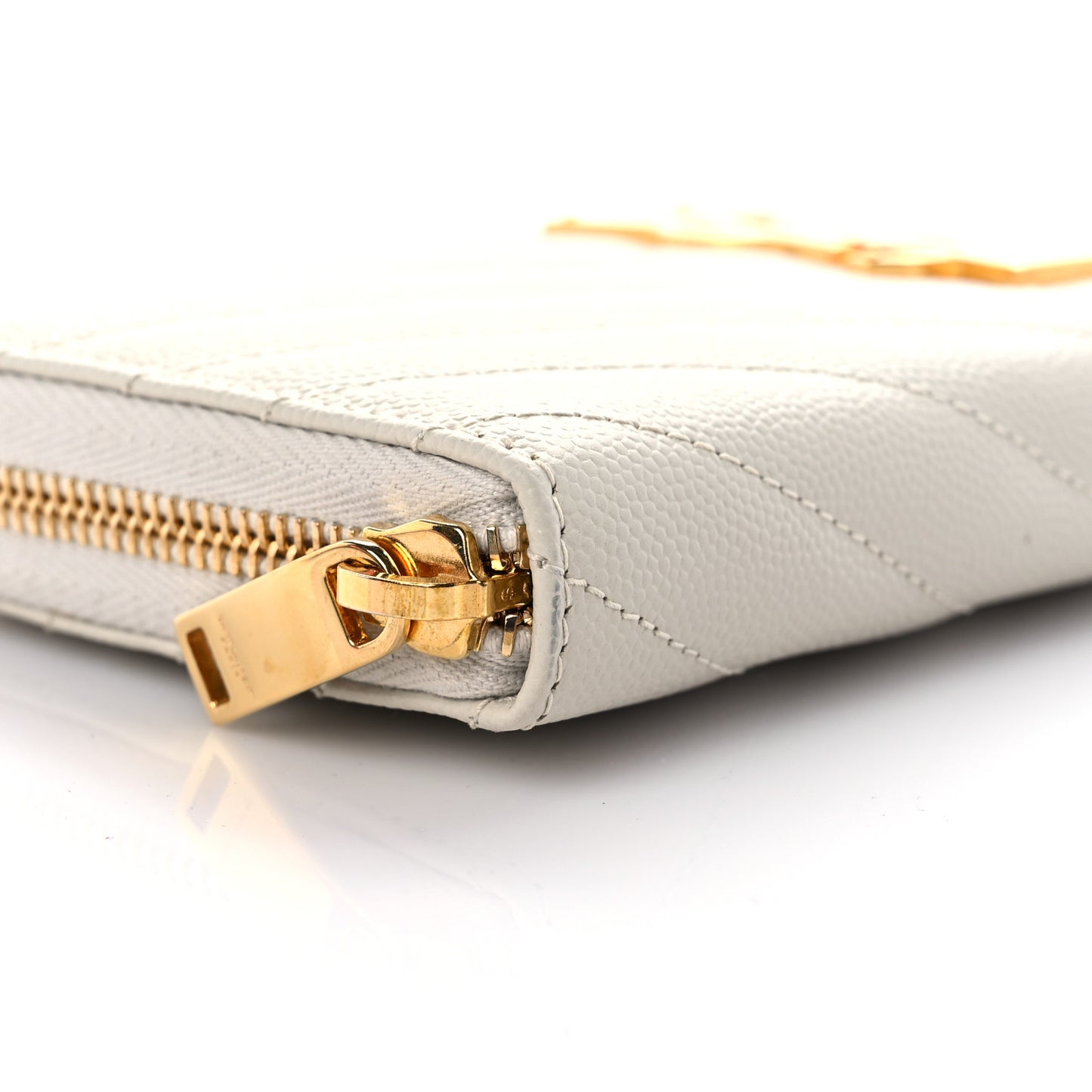 Grain De Poudre Matelasse Chevron Monogram Zip Around Wallet Blanc Vintage