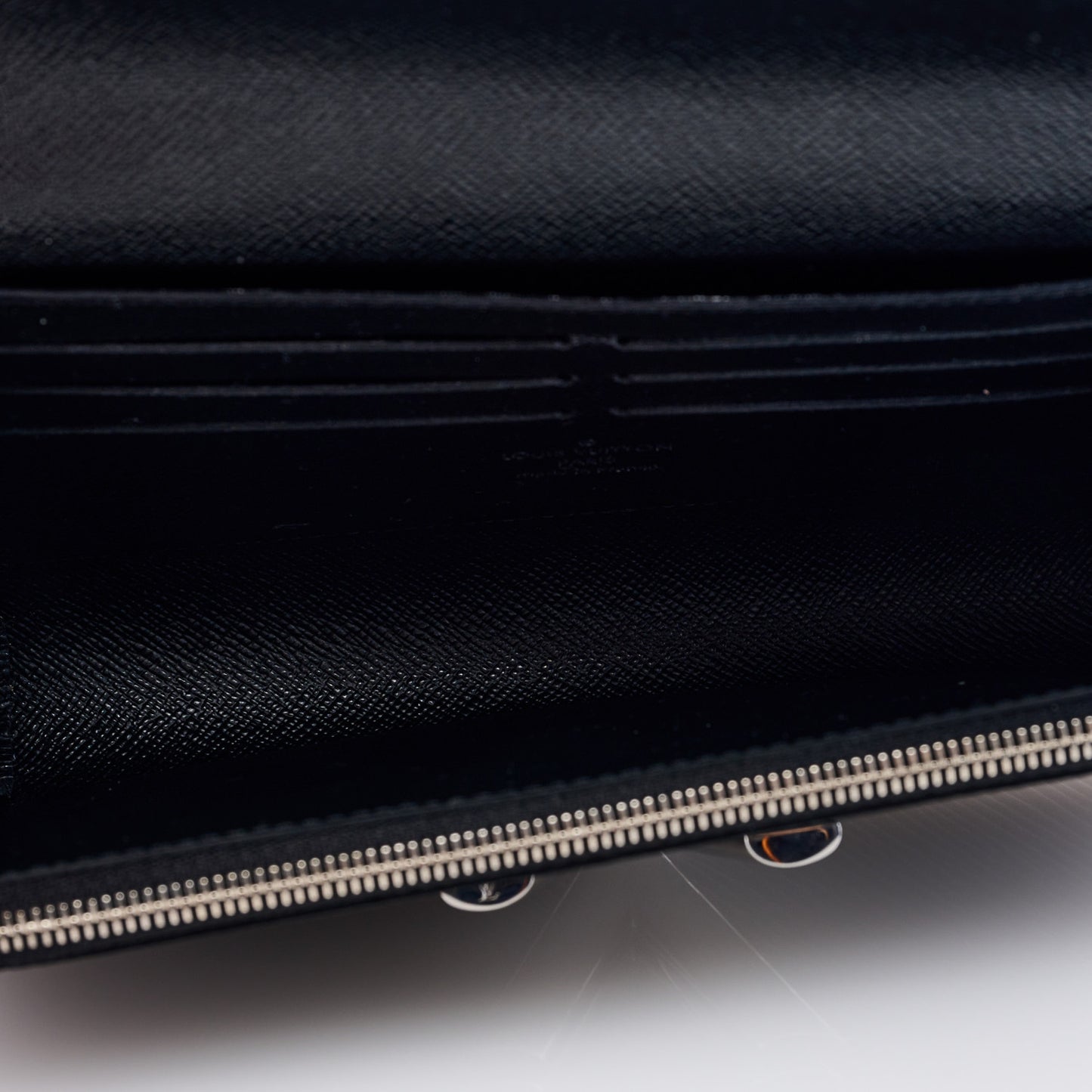 Epi Twist Chain Wallet Black