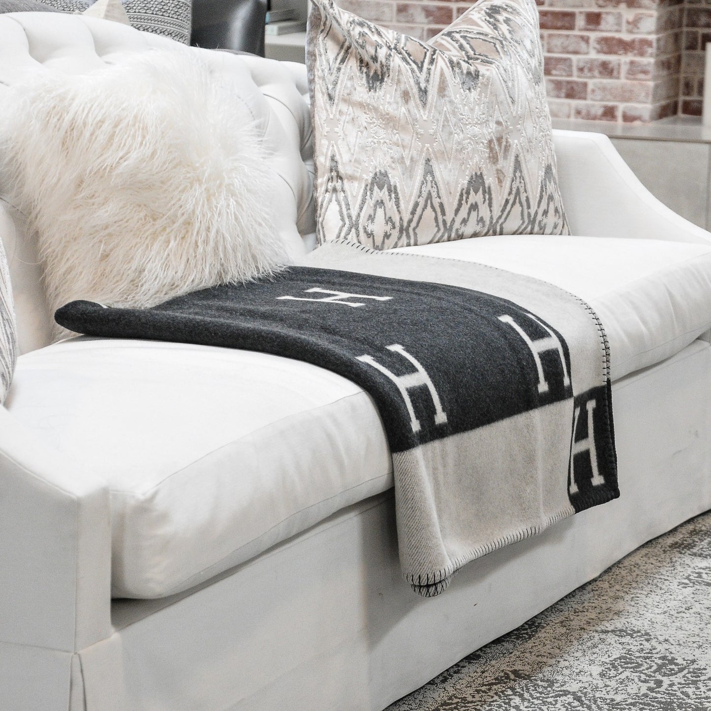 Wool Cashmere New Classic Avalon Blanket Ecru Gris Fonce