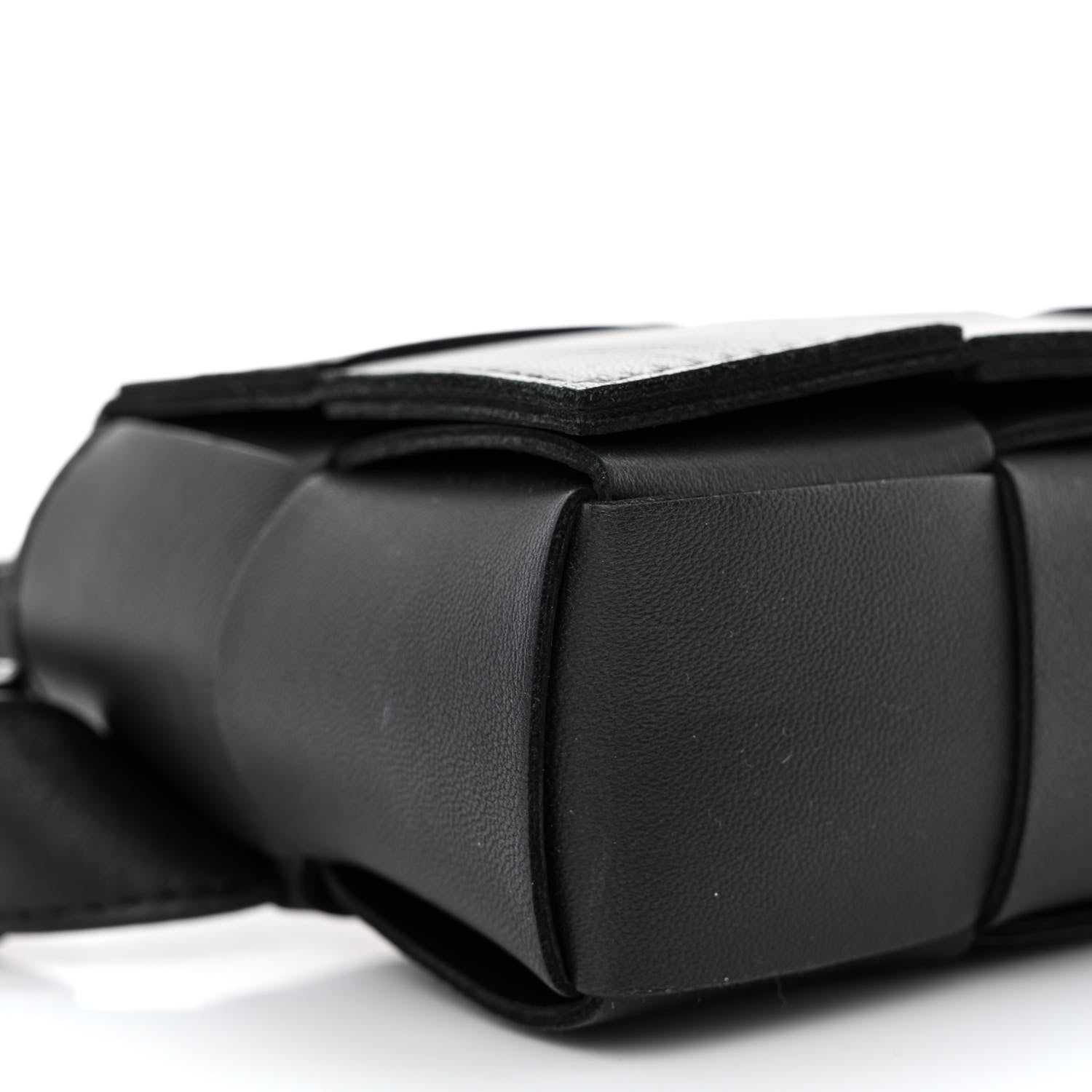 Bottega Veneta Nappa Maxi Intreccio The Belt Cassette Bag Black 10 of 11
