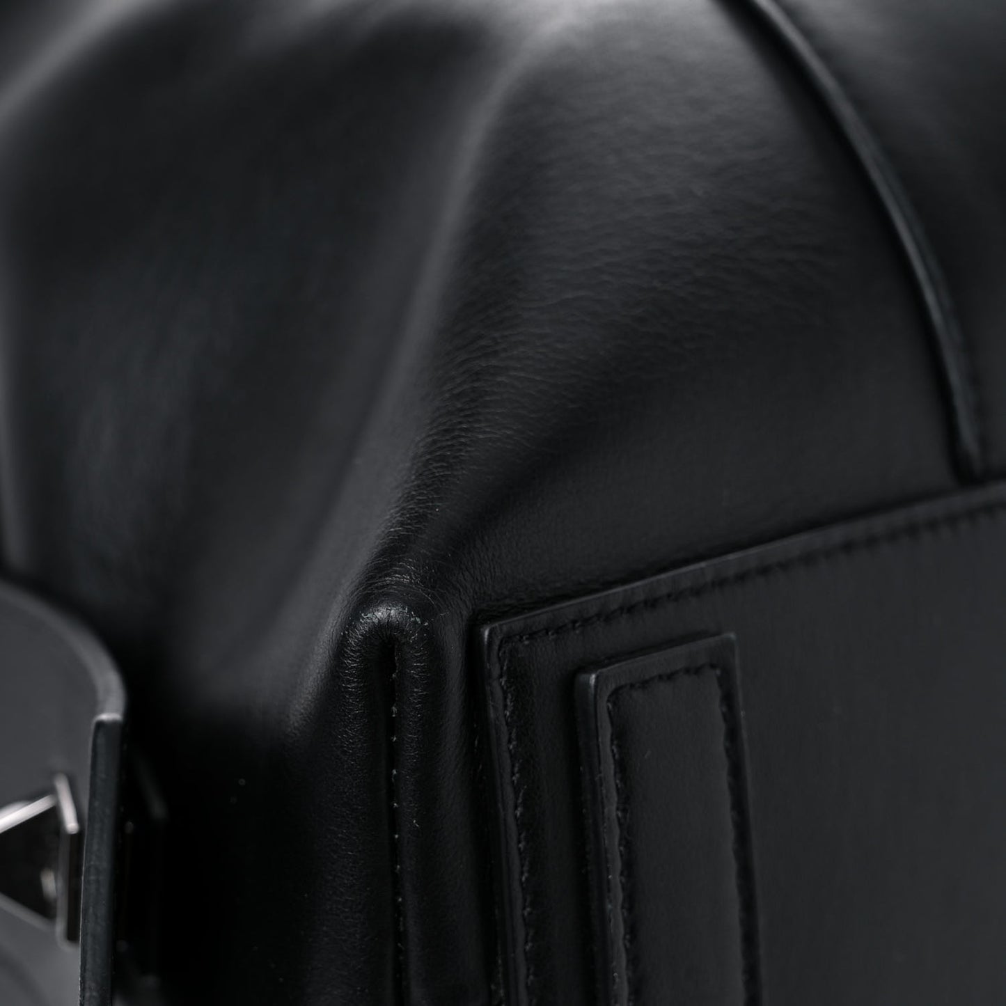 Smooth Calfskin Large Soft Antigona Black