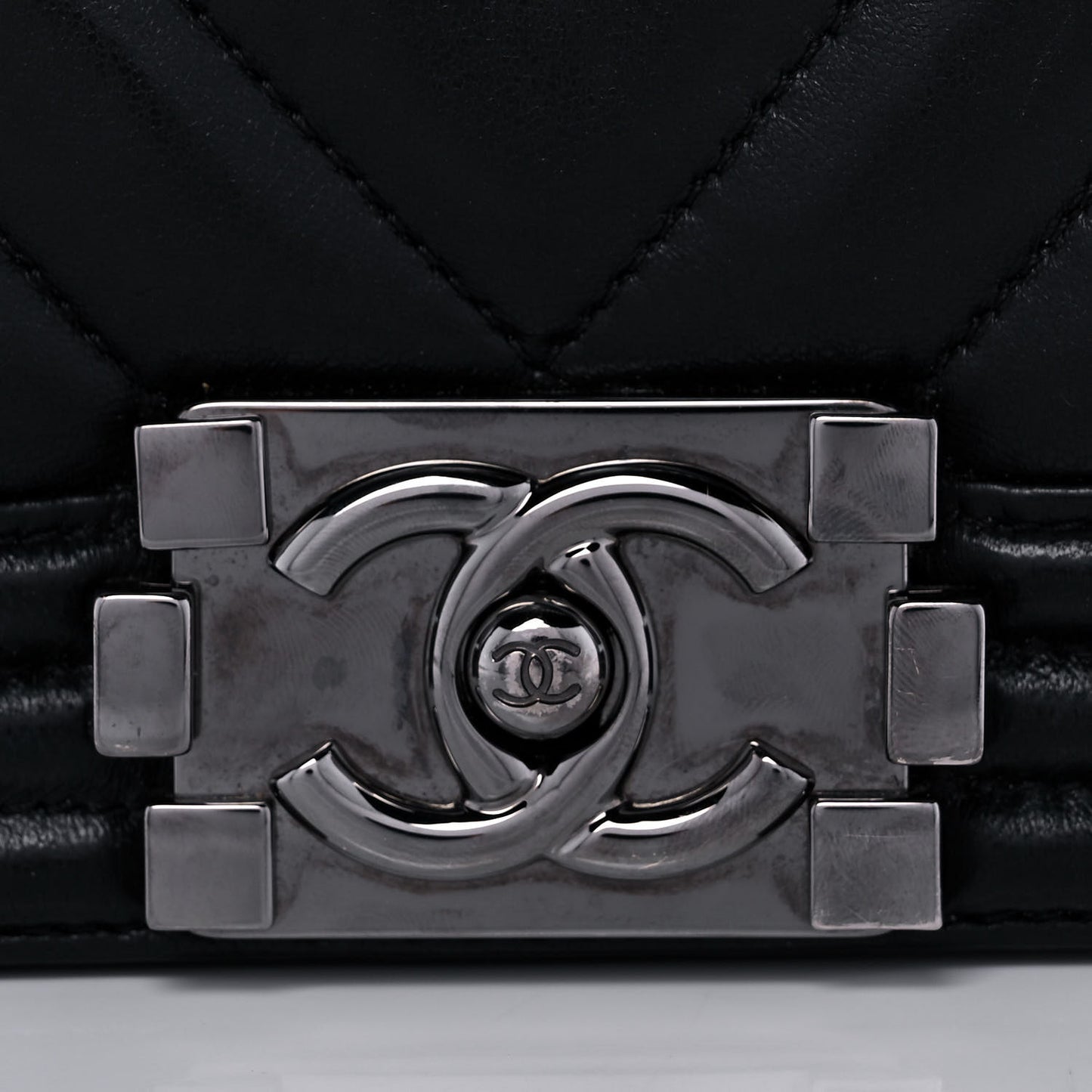 Calfskin Chevron Quilted Medium Boy Flap Black