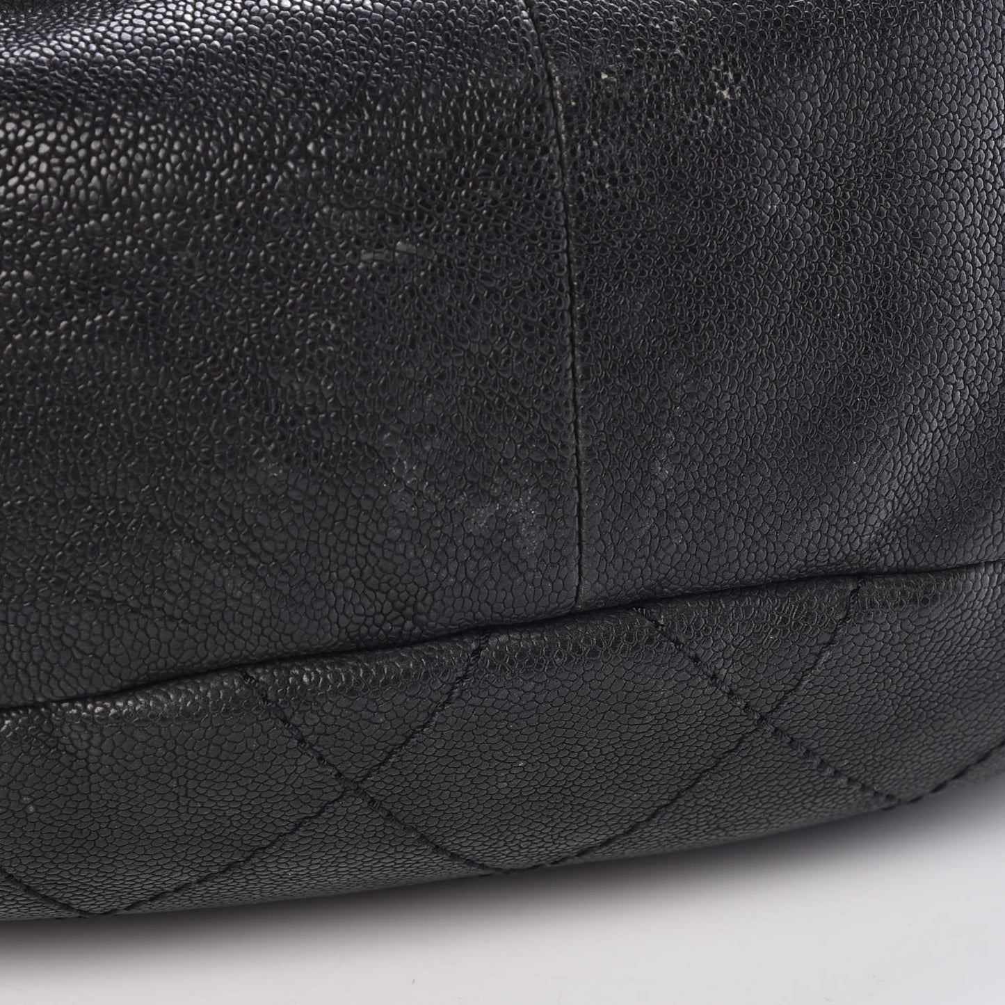Caviar Stitched Outdoor Ligne Hobo Black