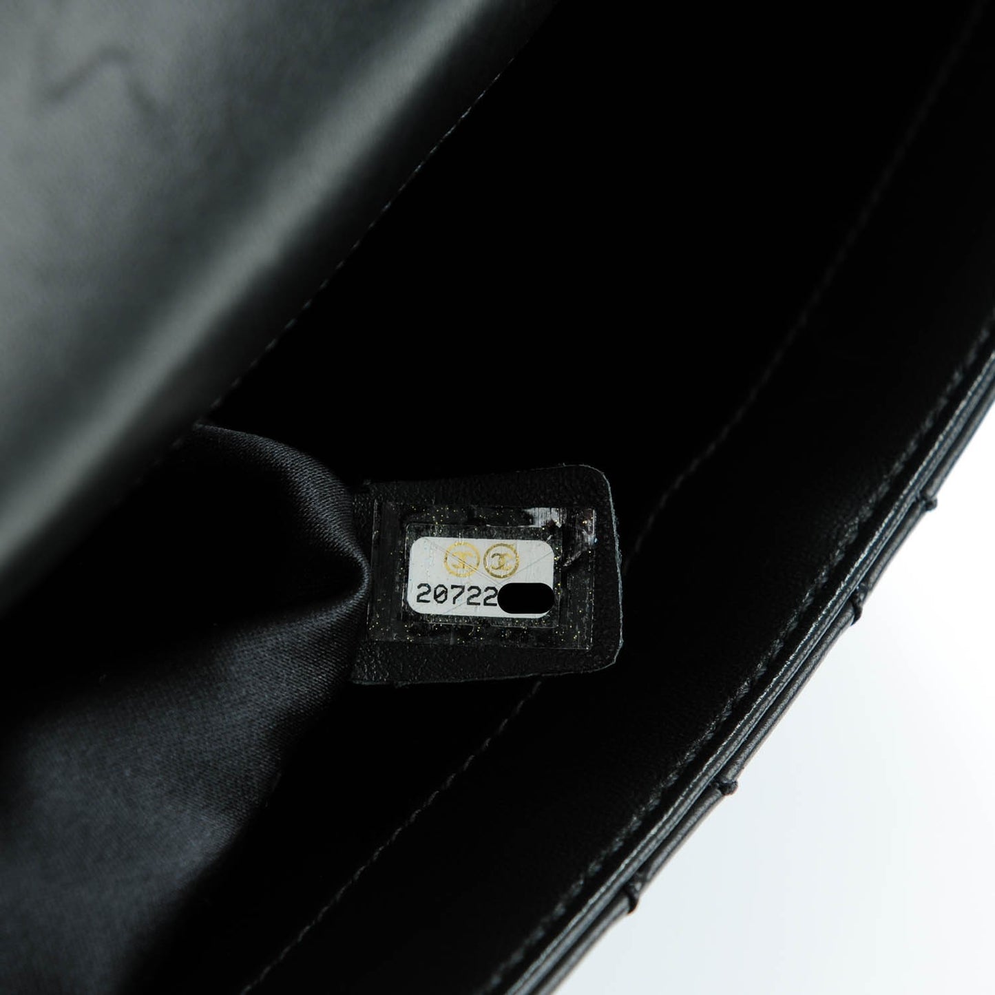 Lambskin Quilted Medium Easy Carry Flap Black