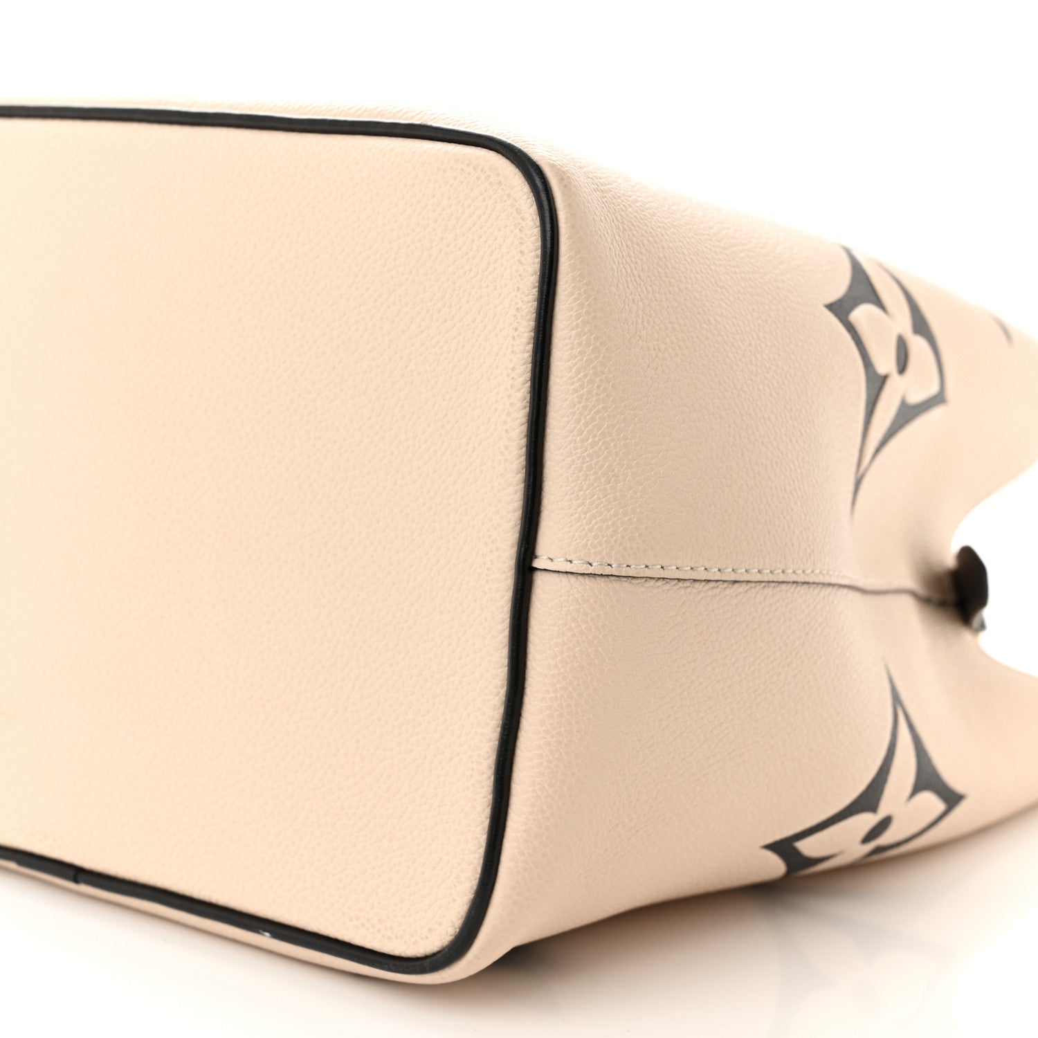 Louis Vuitton Empreinte Monogram Giant Crafty Neonoe MM Creme Black 11 of 12