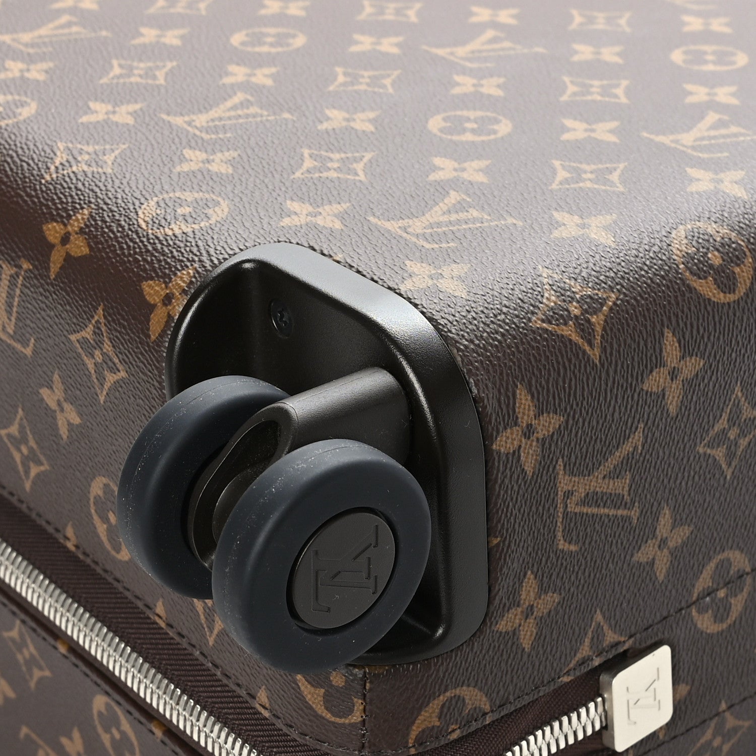 Louis Vuitton Monogram Horizon 50 6 of 9