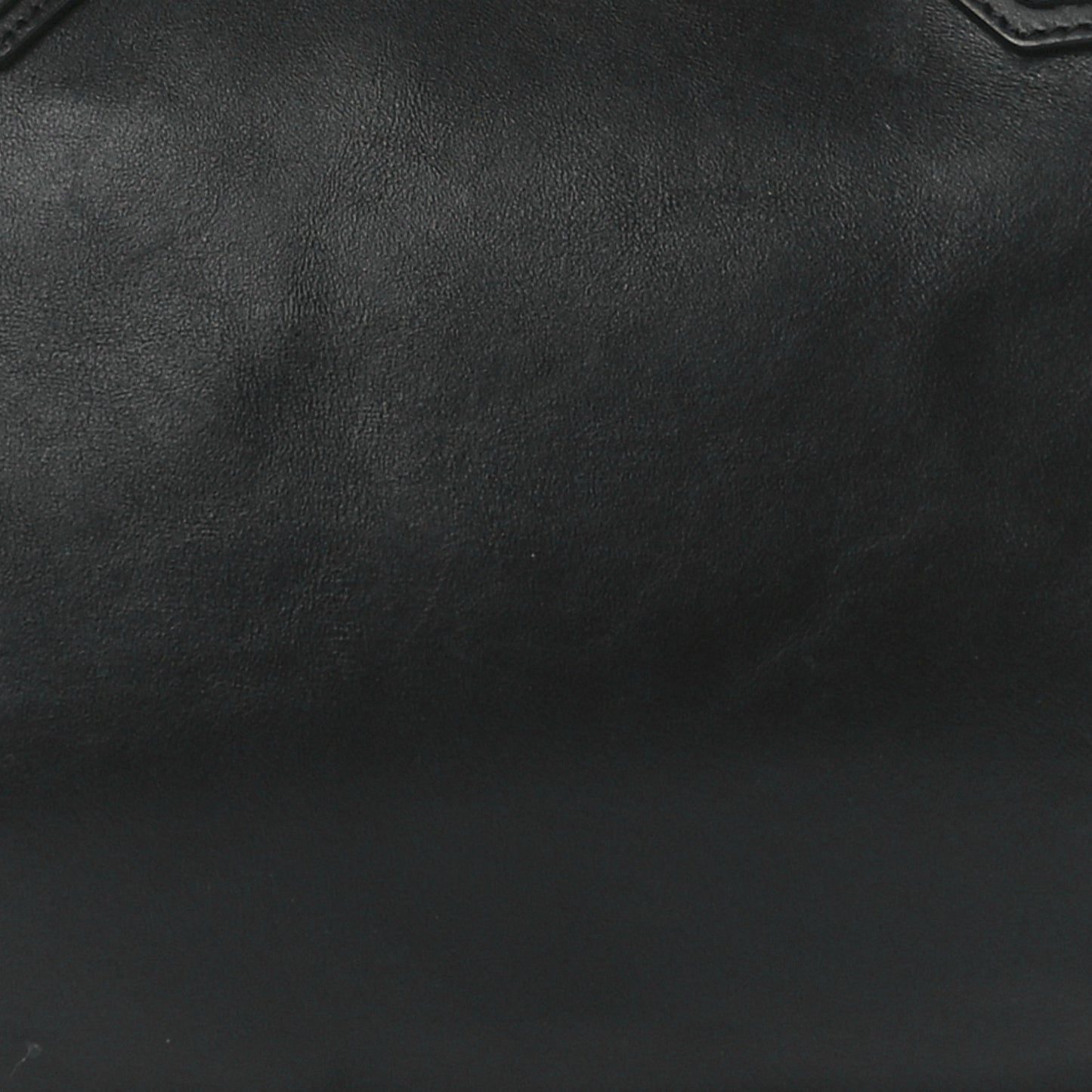 Smooth Calfskin Medium Soft Antigona Black