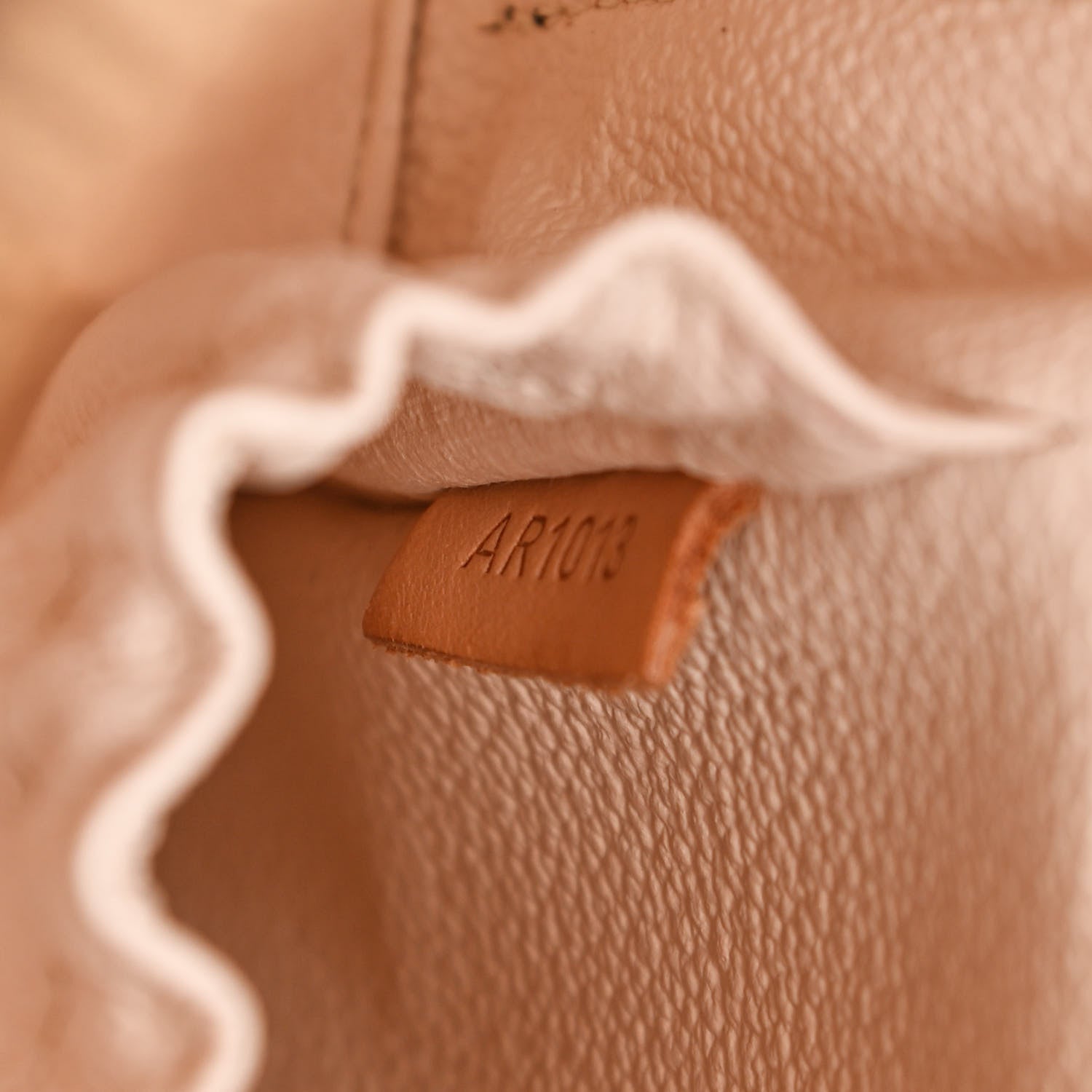 Louis Vuitton Monogram Spontini 7 of 10
