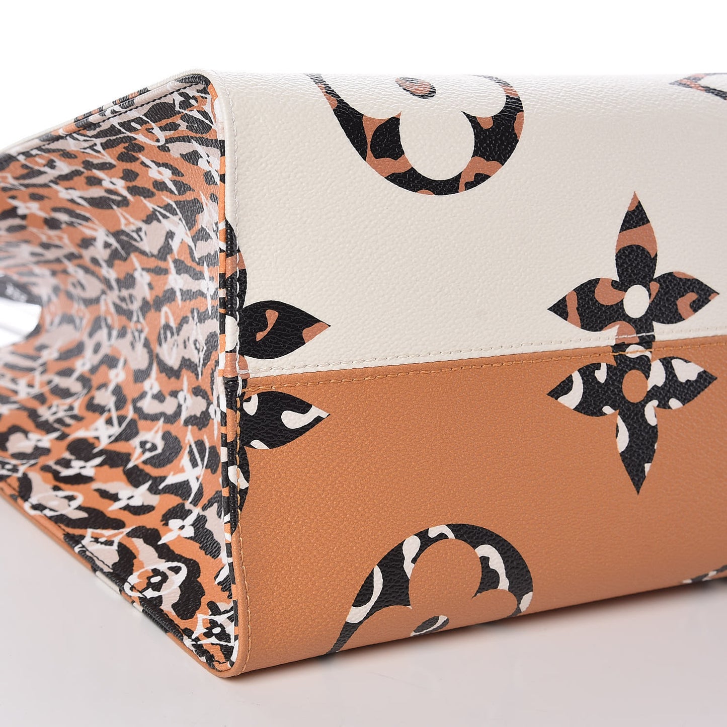 Monogram Giant Jungle Onthego GM Ivory