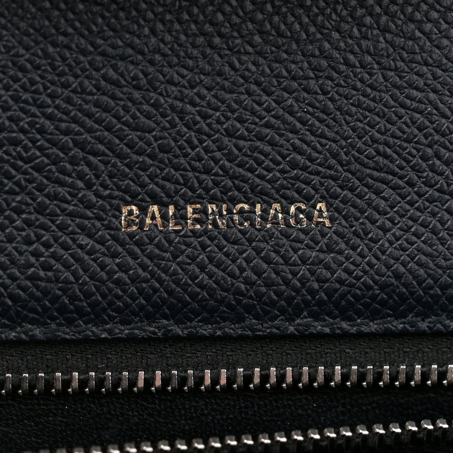 Signature Grained Calfskin Logo S Ville Day Bag Bleu Tempete Jaune