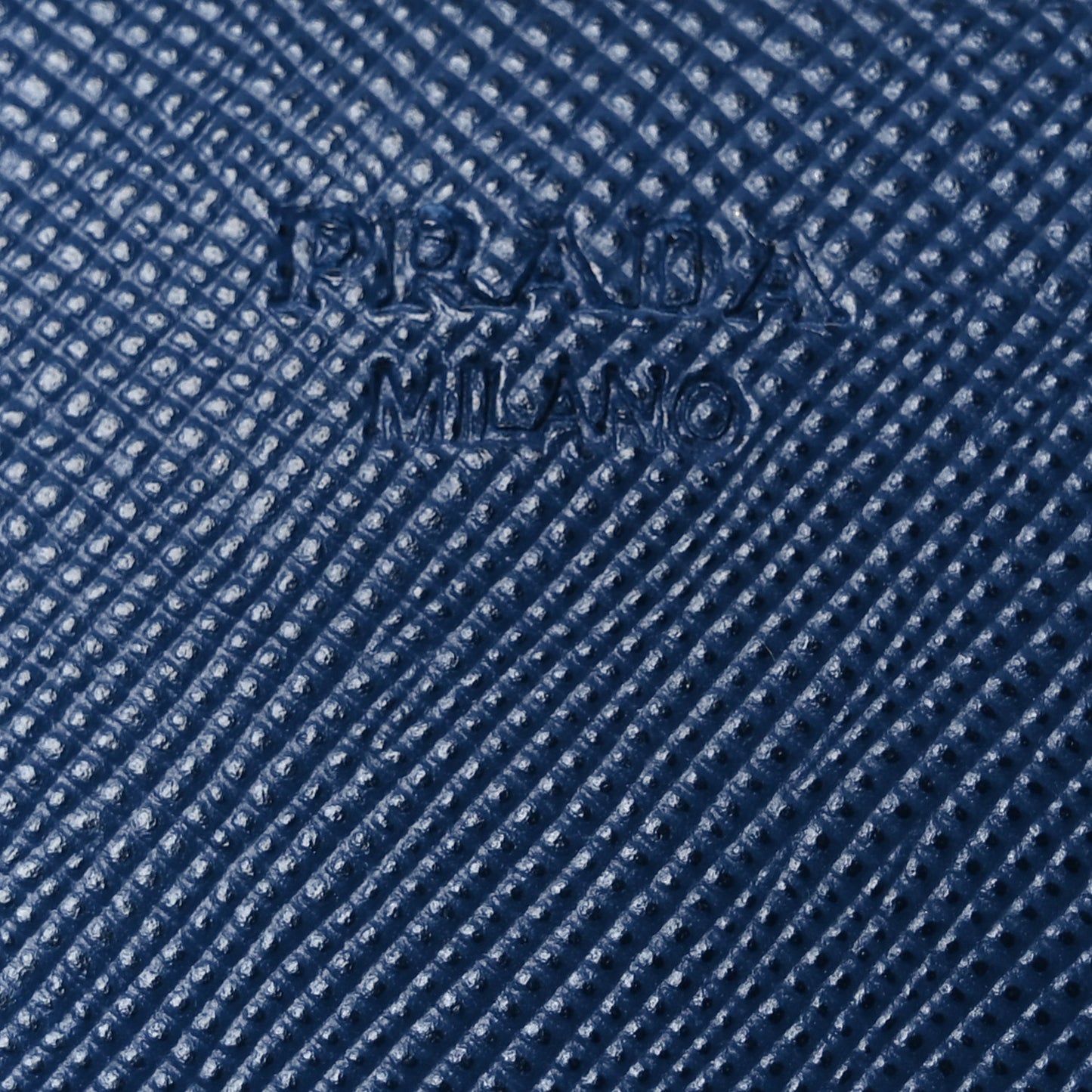 Saffiano Metal Oro Chain Wallet Bleuette
