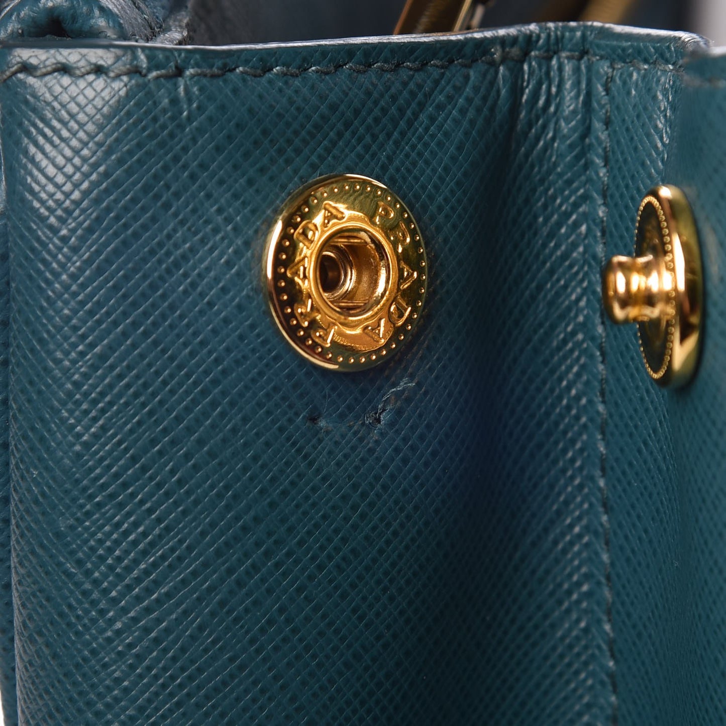 Saffiano Lux Medium Galleria Double Zip Tote Ottanio