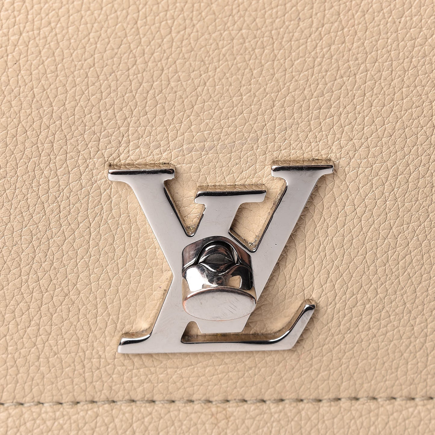 Soft Calfskin Lockme II Top Handle Vanille Black