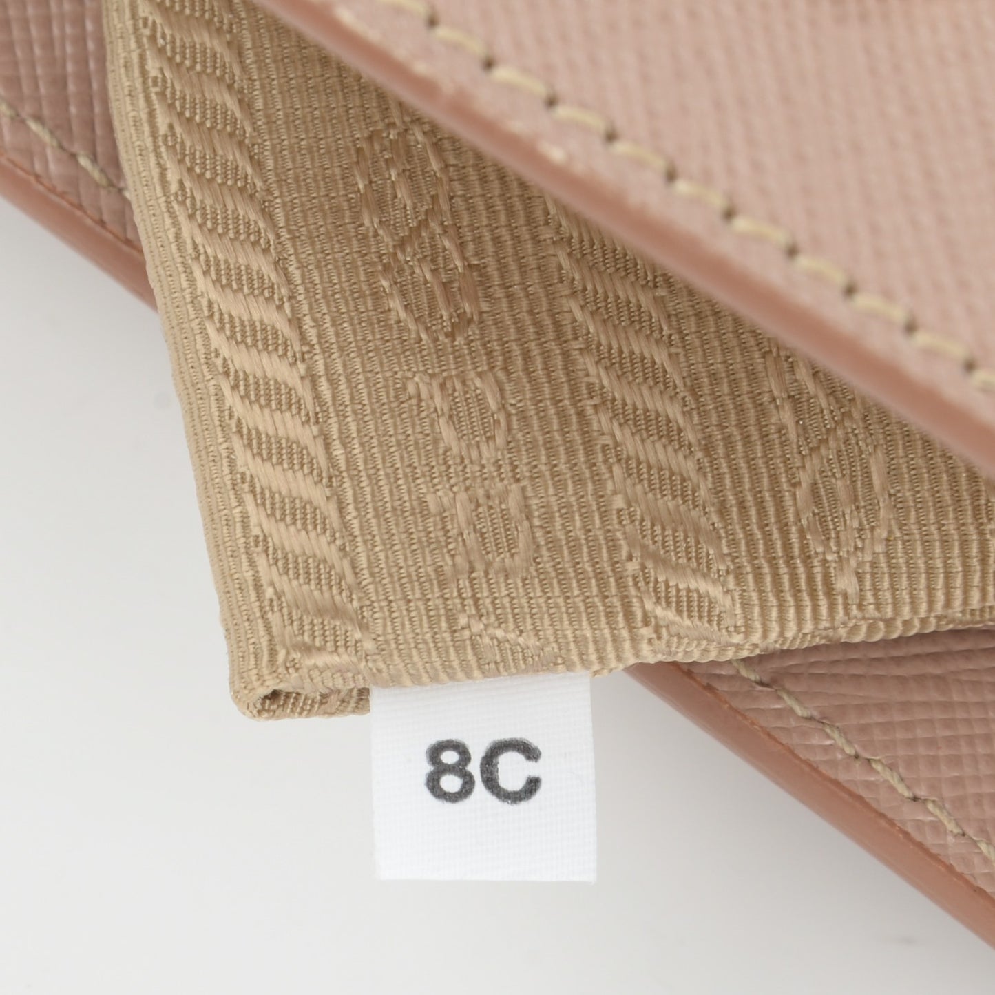 Saffiano Lux Medium Tote Cammeo