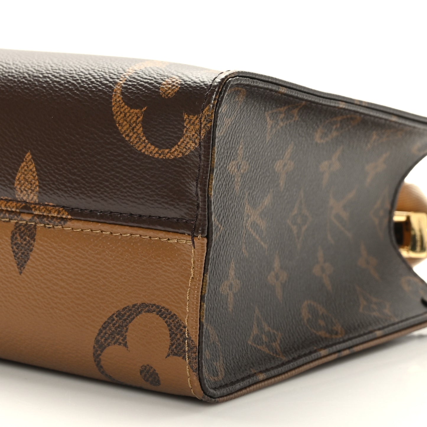 Reverse Monogram Giant Onthego PM