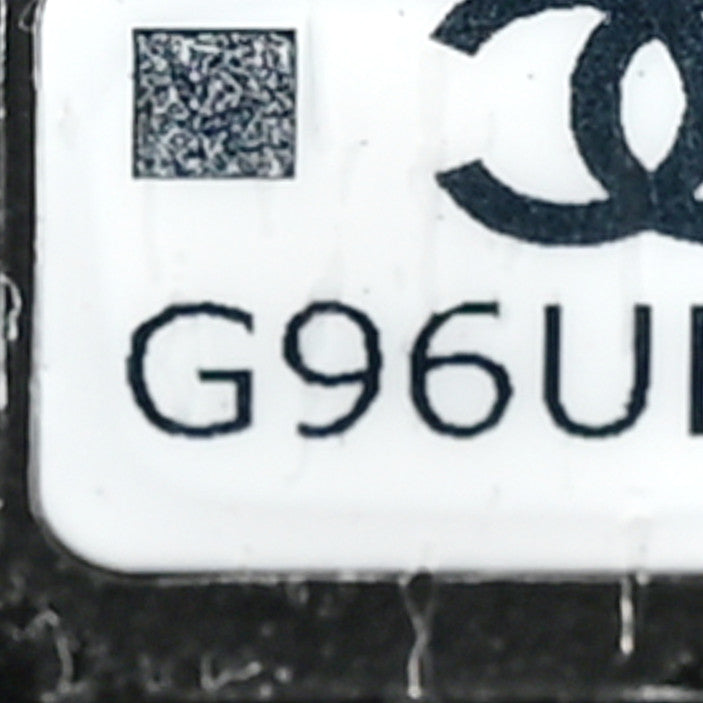 Patent Calfskin Resin Quilted CC Heart Clutch With Chain Black